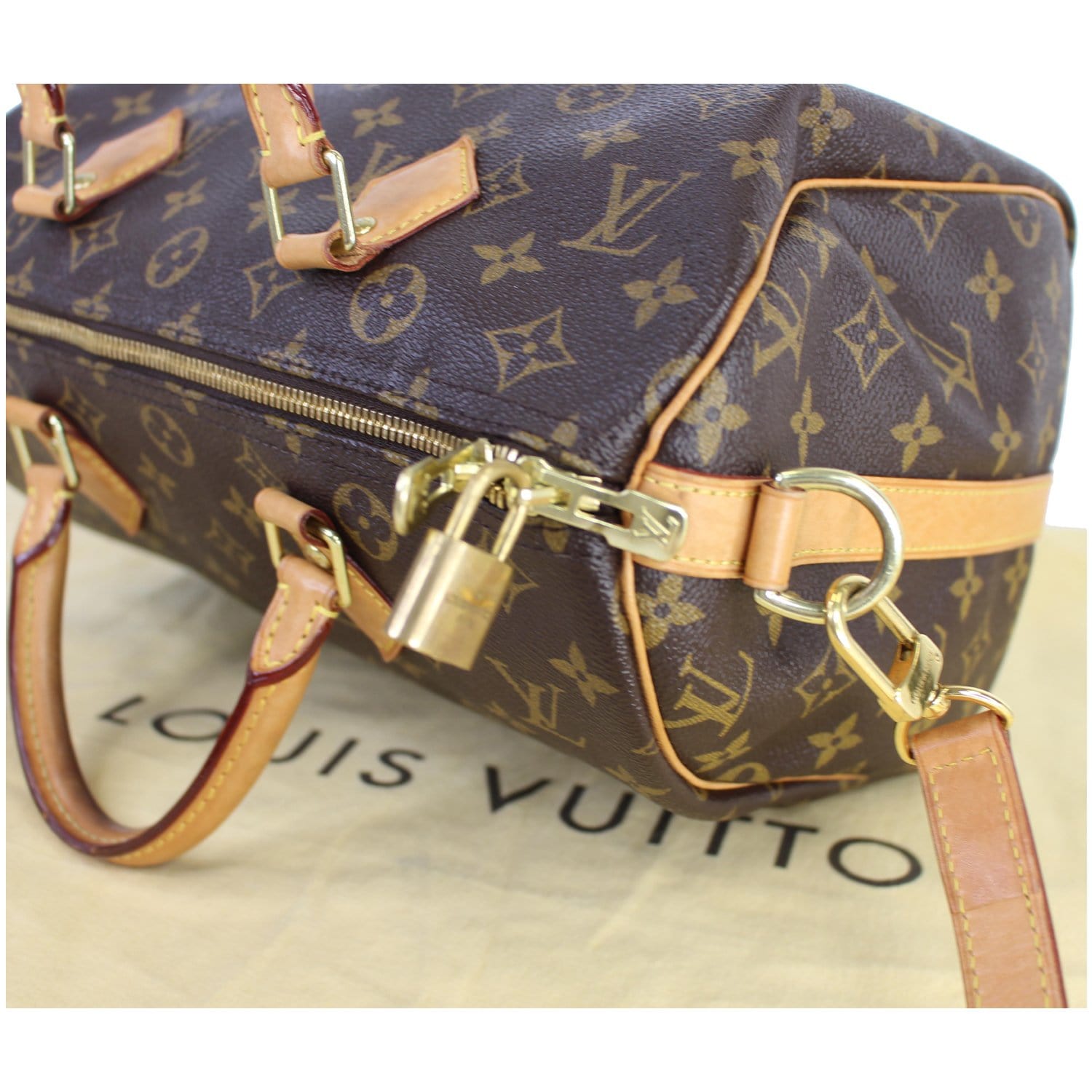 Louis Vuitton Speedy Bandouliere Monogram Canvas 30 Brown Cloth ref.1009437  - Joli Closet