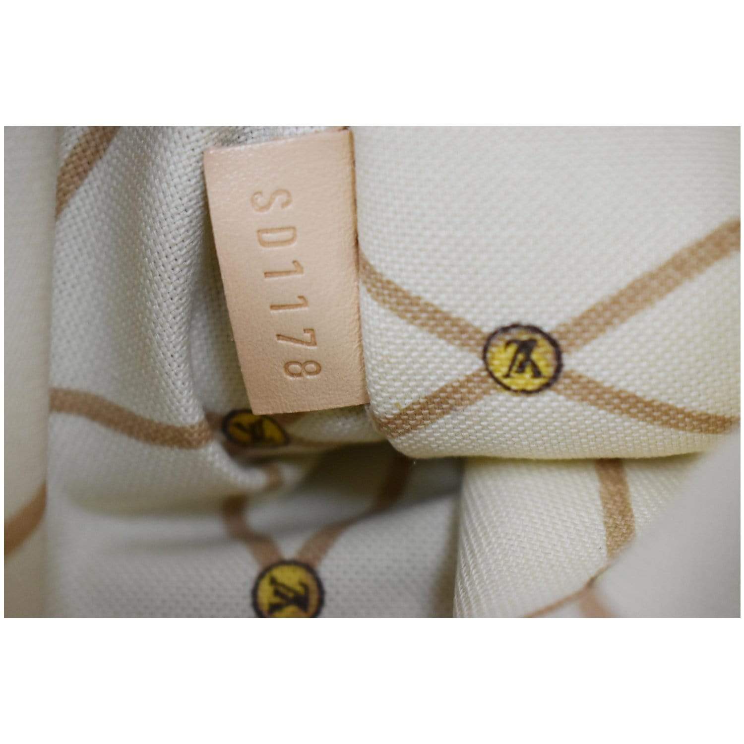 Louis Vuitton Rare Summer Trunks Monogram Neverfull Pochette GM Wristlet  Bag For Sale at 1stDibs  louis vuitton neverfull serial number location,  neverfull wristlet, depose en france etal etranger louis vuitton