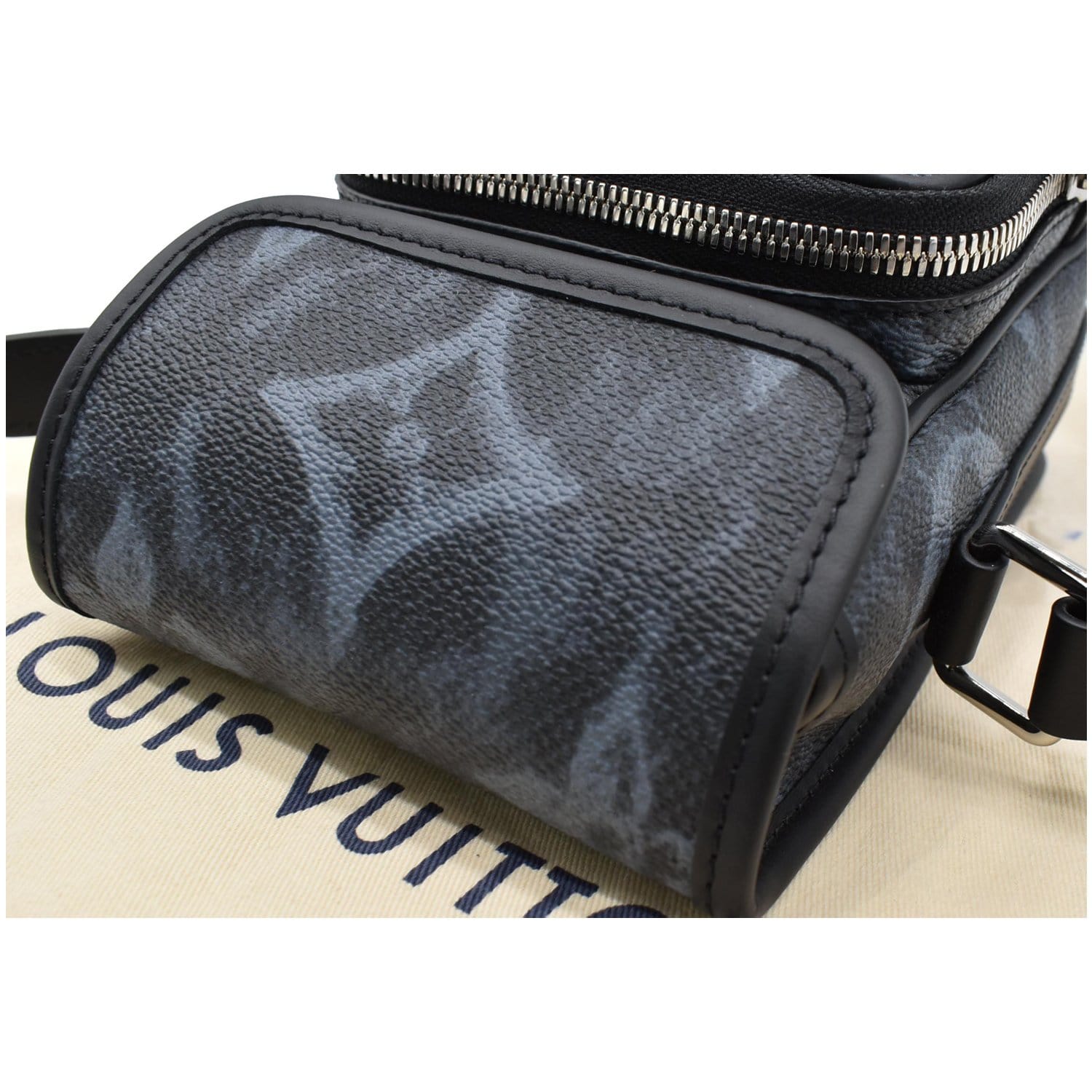 Louis Vuitton Pastel Black Monogram e Messenger Bag Louis