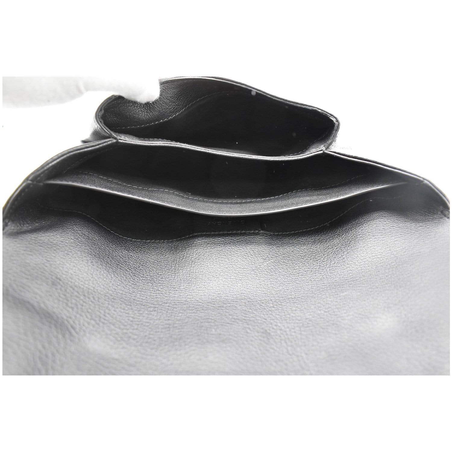 Antigona leather clutch bag Givenchy Black in Leather - 28802102