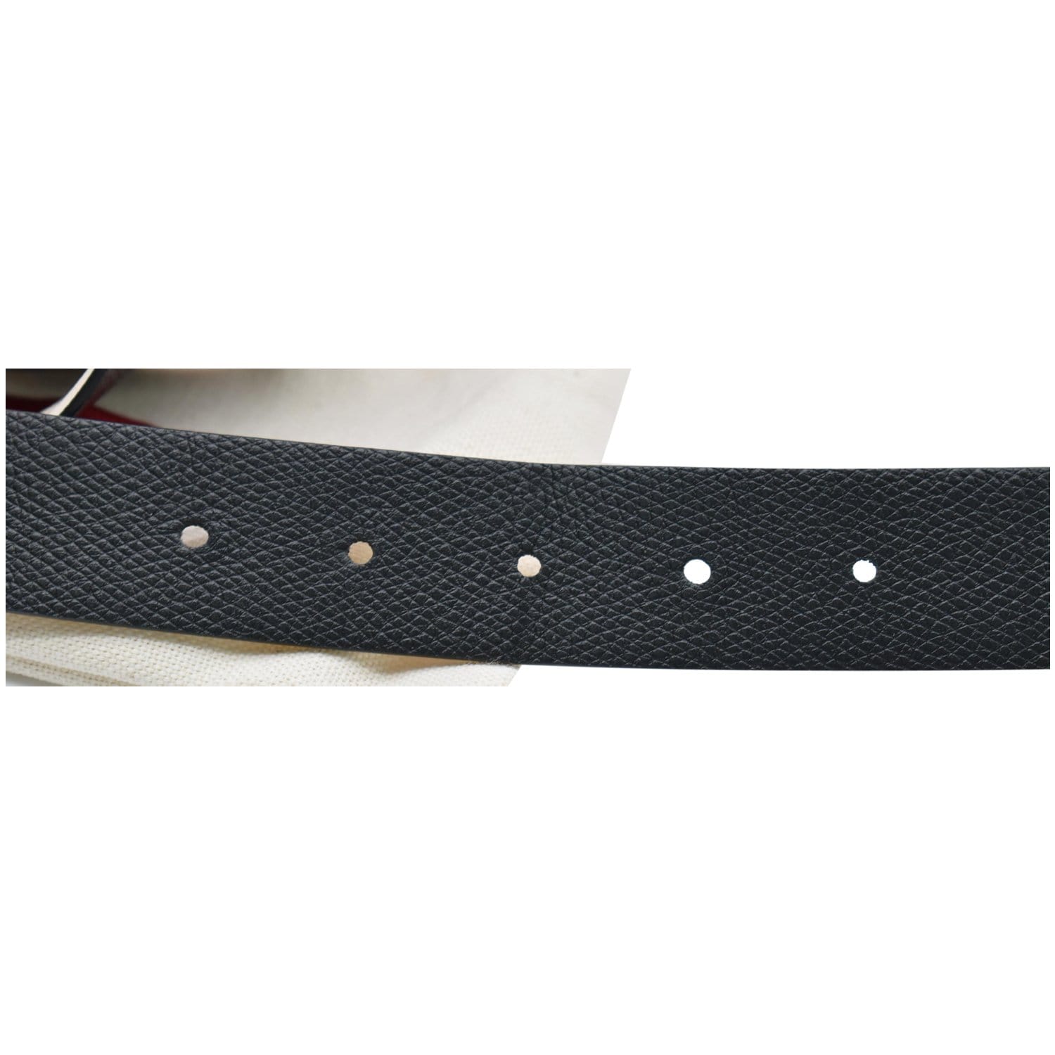V Logo Signature 20 Reversible Leather Belt in Black - Valentino Garavani