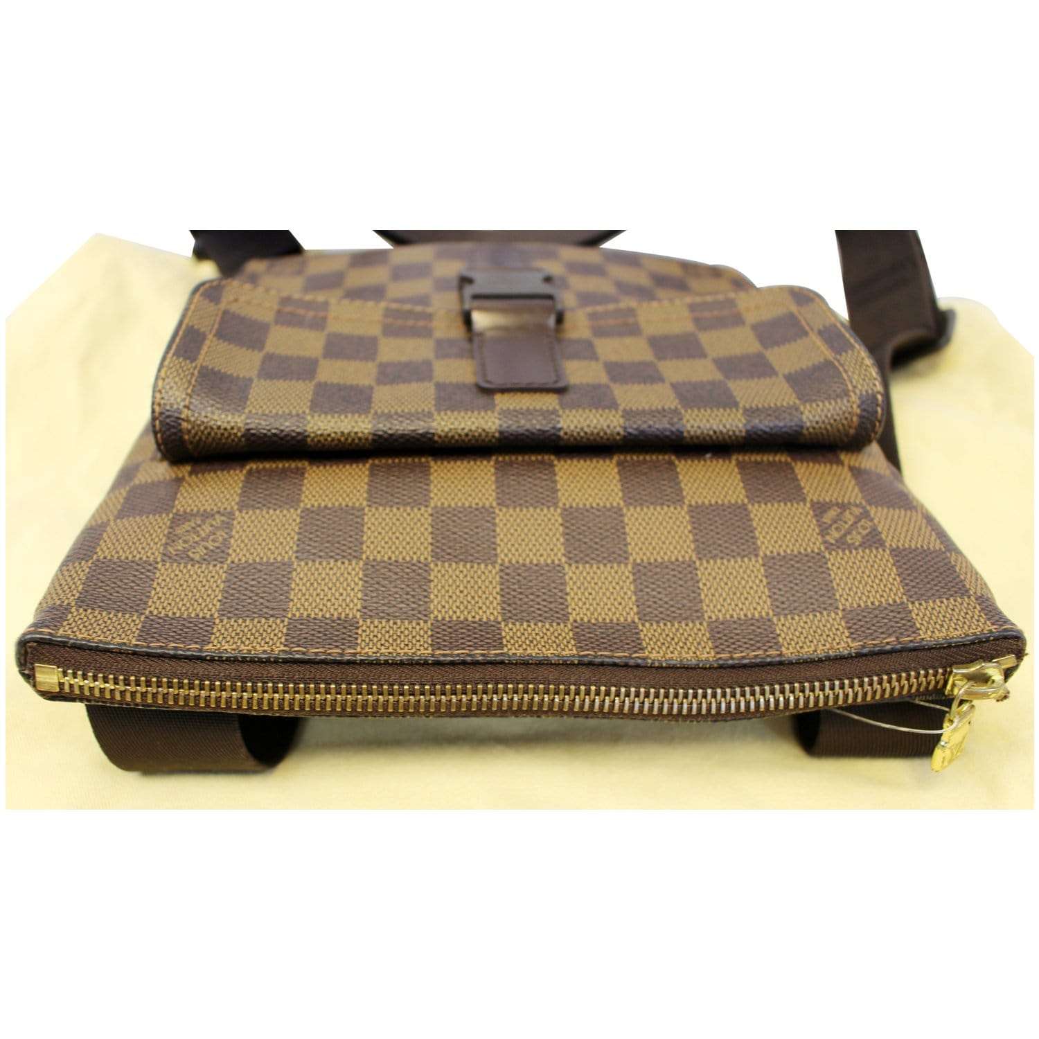 Louis Vuitton Damier Pochette Melville Crossbody Bag N51127