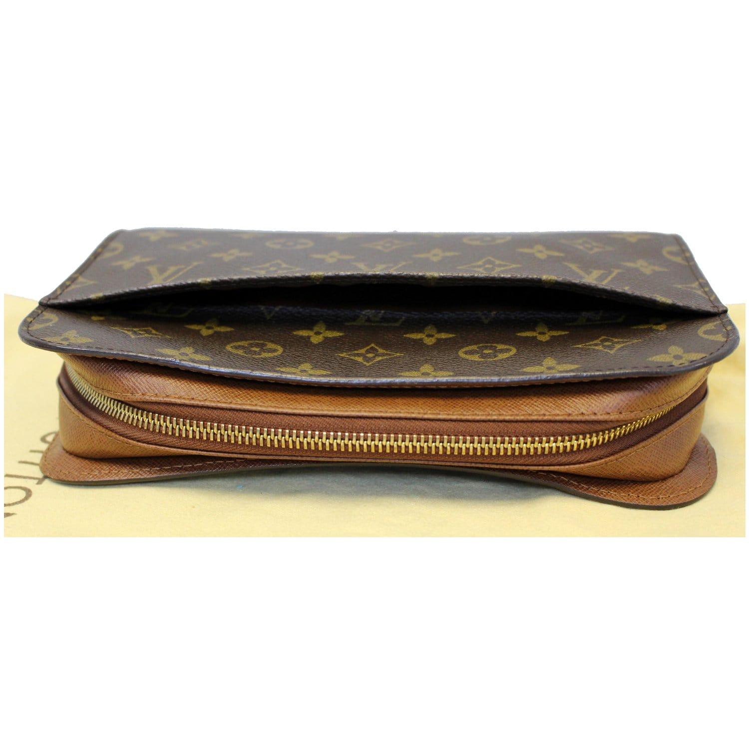 Leather clutch bag Louis Vuitton Brown in Leather - 30646581