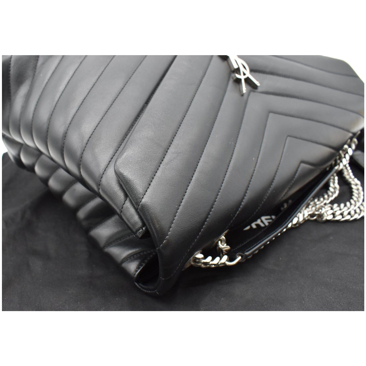 YVES SAINT LAURENT Large Loulou Matelasse Leather Chain Shoulder Bag B