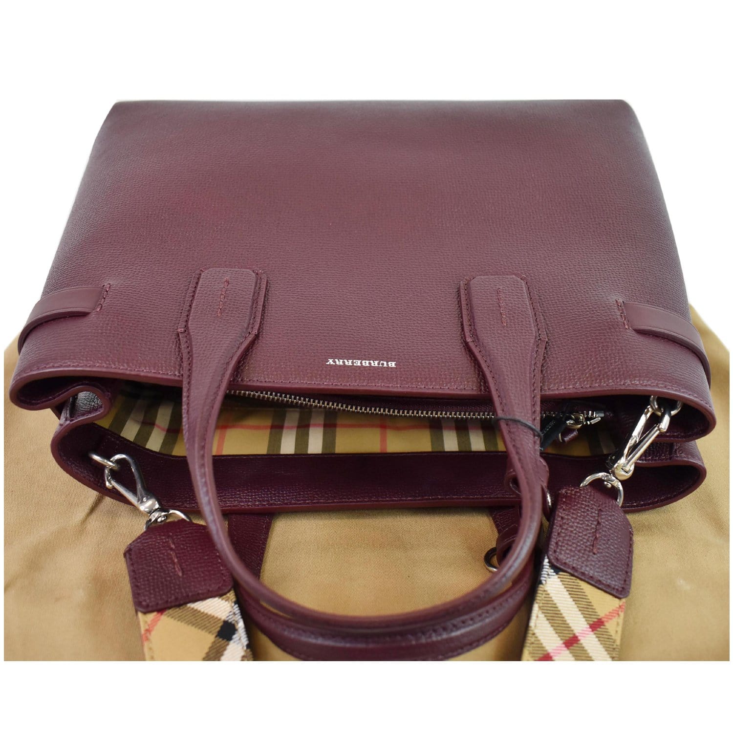 Burberry Red Nylon Handbag Brown Leather Pony-style calfskin Cloth  ref.327455 - Joli Closet