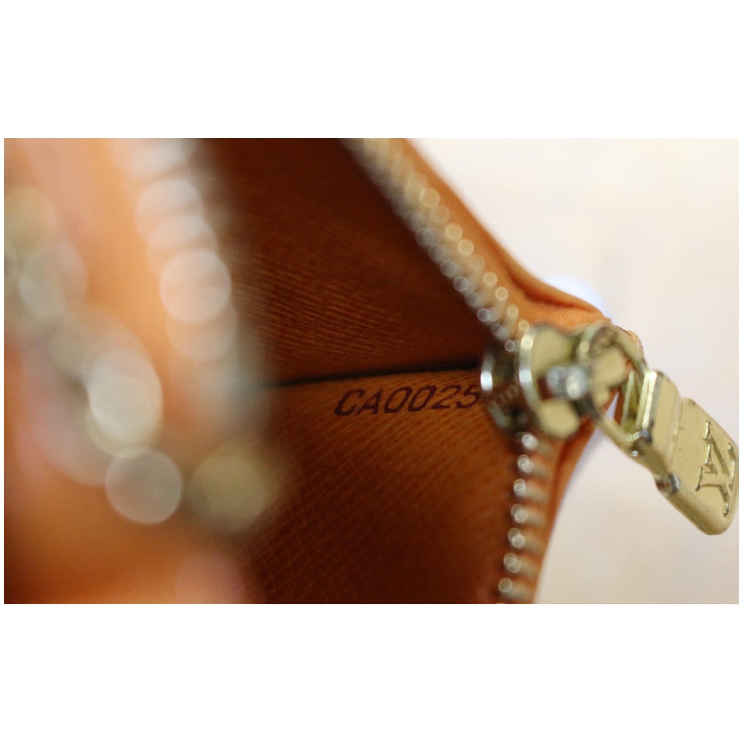 Louis Vuitton Brown Epi Leather Key Pouch Pochette Cles 917lv12