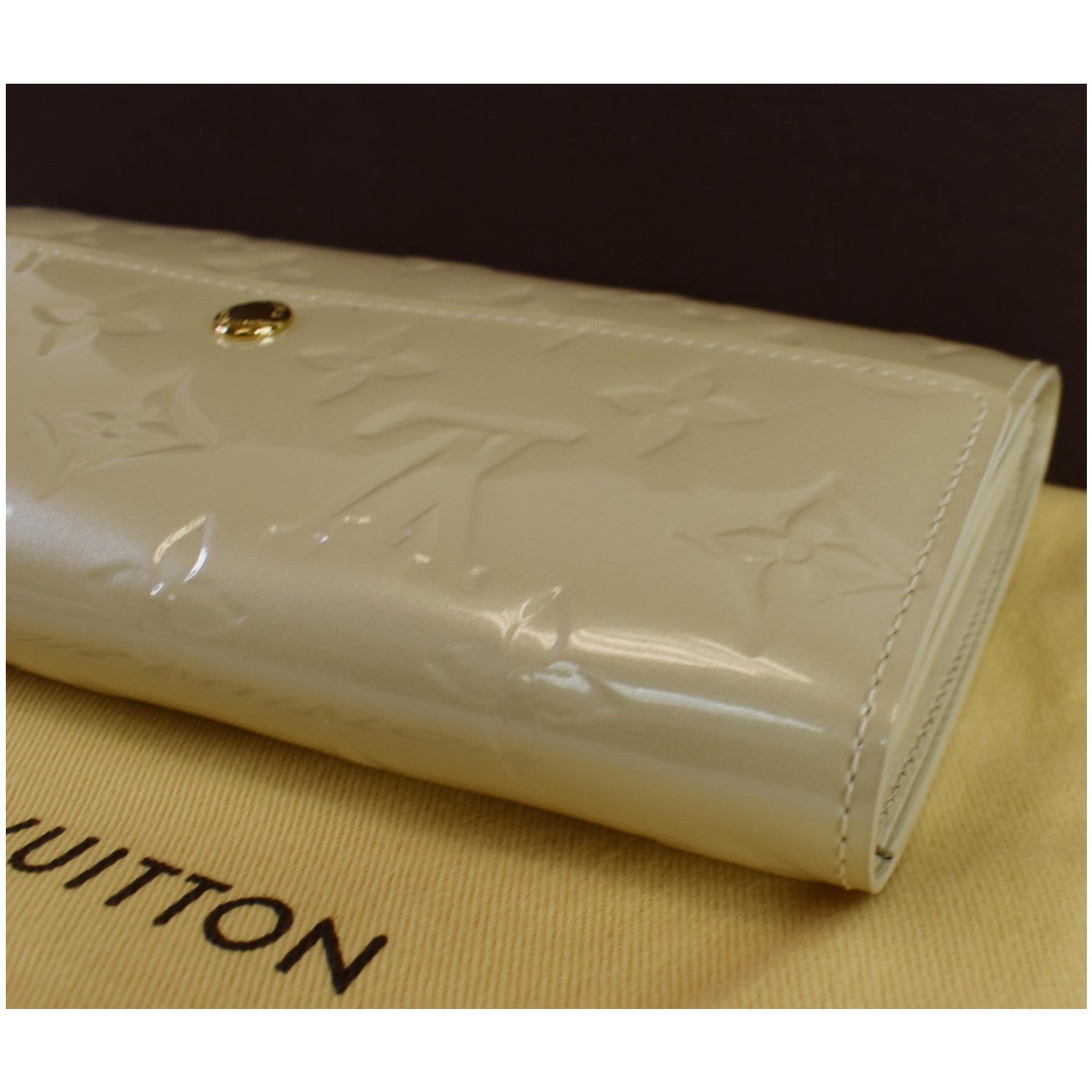 Louis Vuitton, Bags, Authentic Louis Vuitton White Pearl Vernis Sarah  Wallet