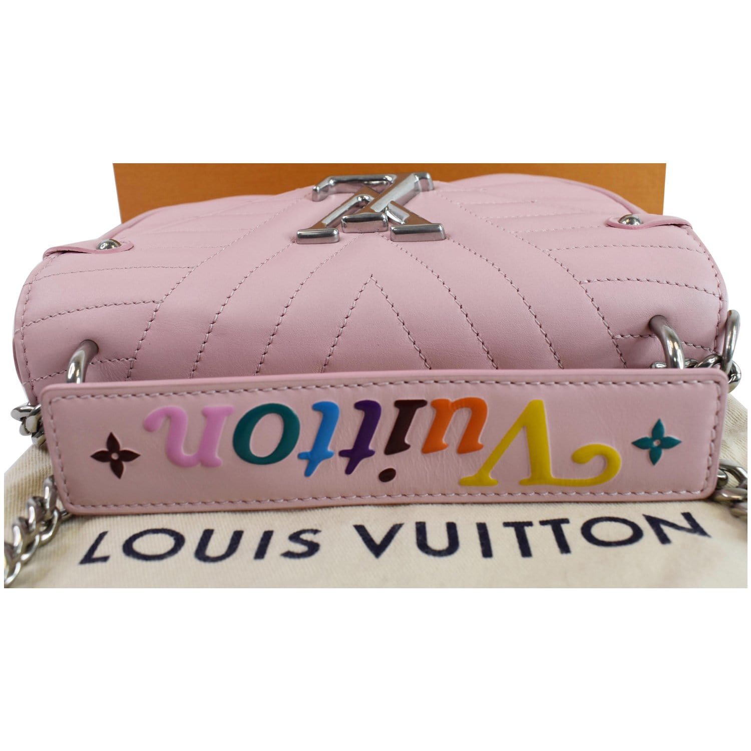 Louis Vuitton Pink New Wave Love Lock Chain Bag PM Leather Pony-style  calfskin ref.537433 - Joli Closet