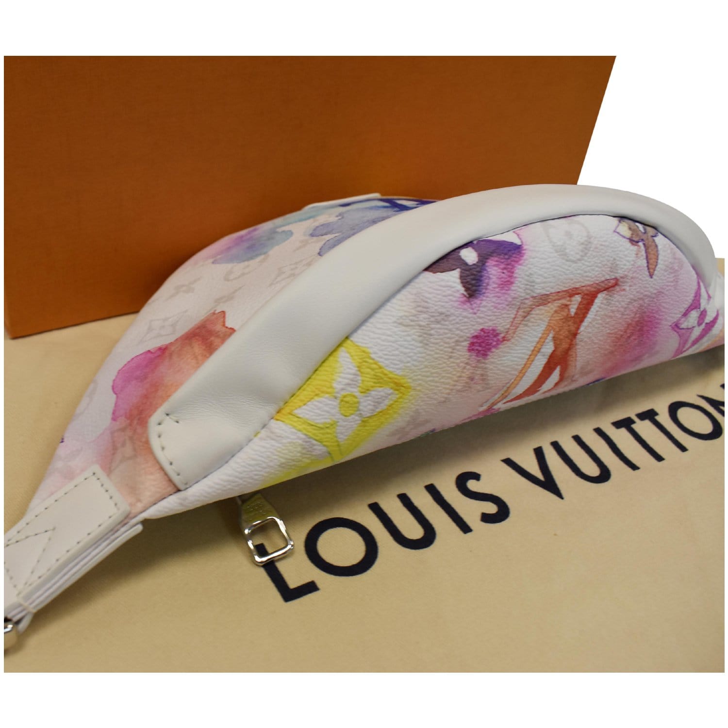 Louis Vuitton Discovery Bumbag PM Watercolor 2021: Details, what