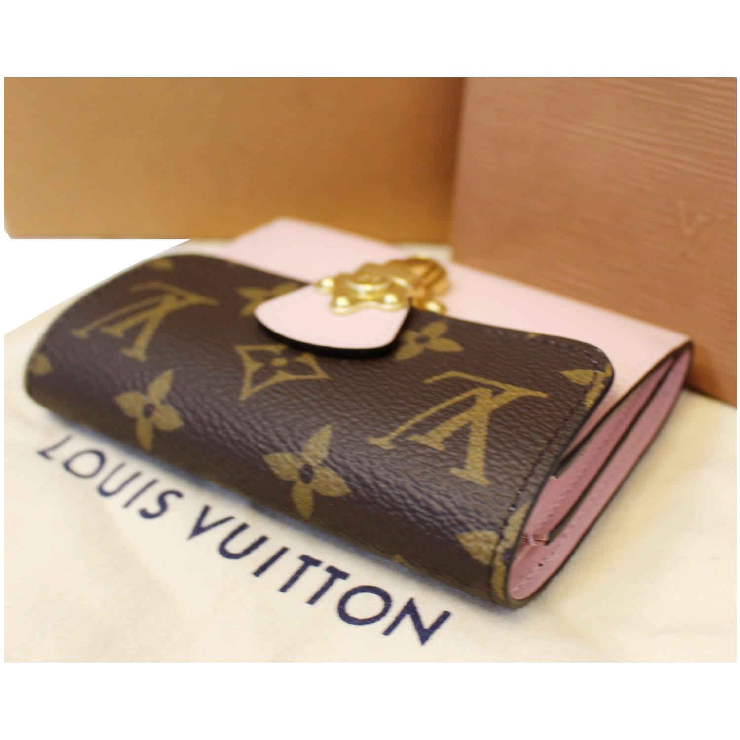 🈹 不議99% new Louis Vuitton Monogram Ariane Compact Wallet Rose Ballerine LV  銀包, 名牌, 手袋及銀包- Carousell