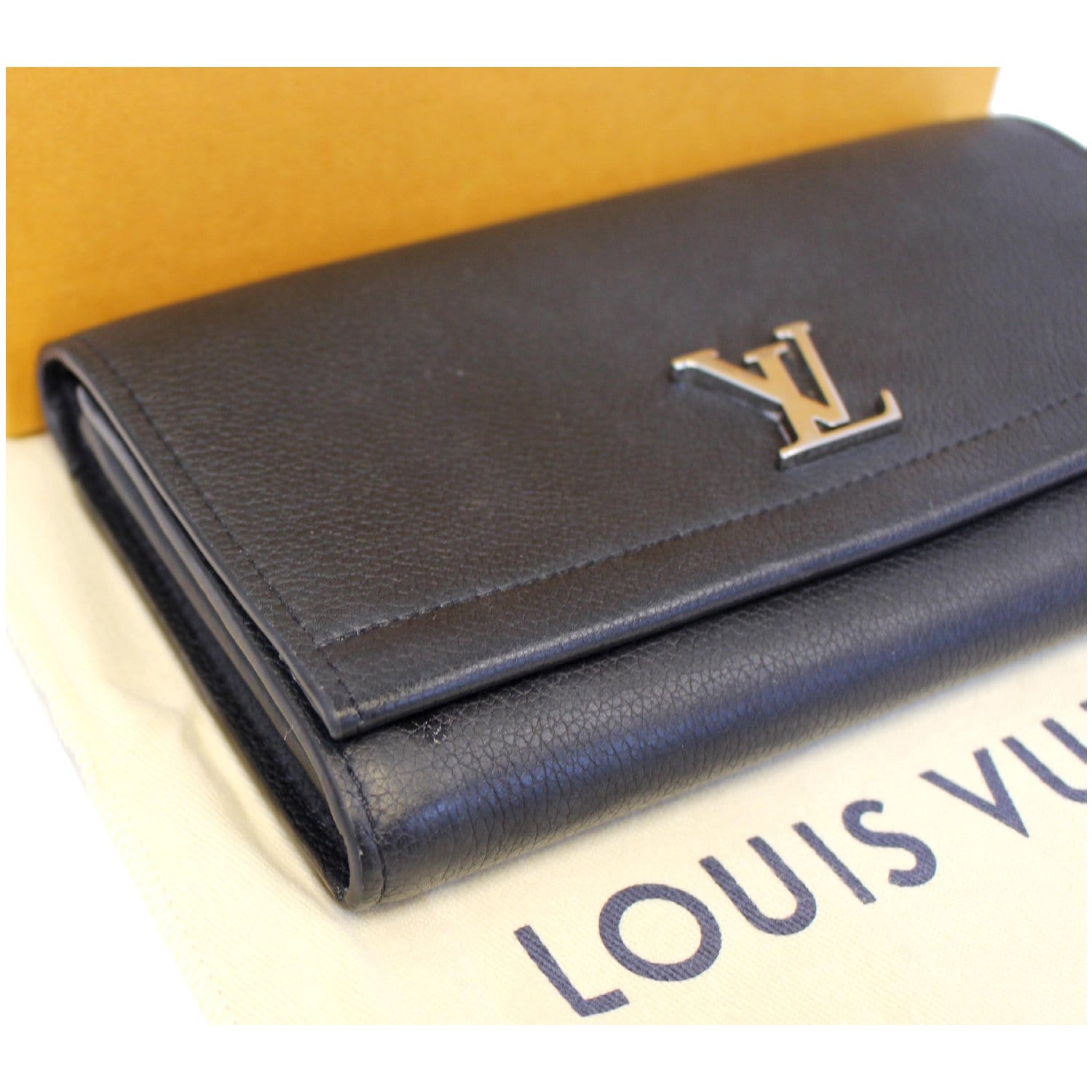 Shop Louis Vuitton MONOGRAM Cléa wallet (M82502, M82514, M82515