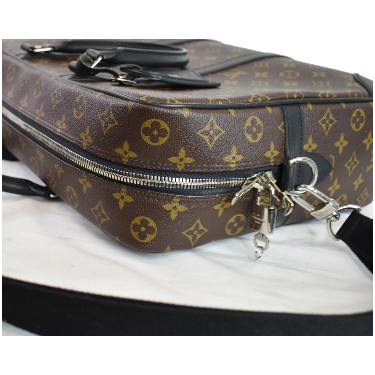 Porte documents jour cloth satchel Louis Vuitton Brown in Cloth - 31238205