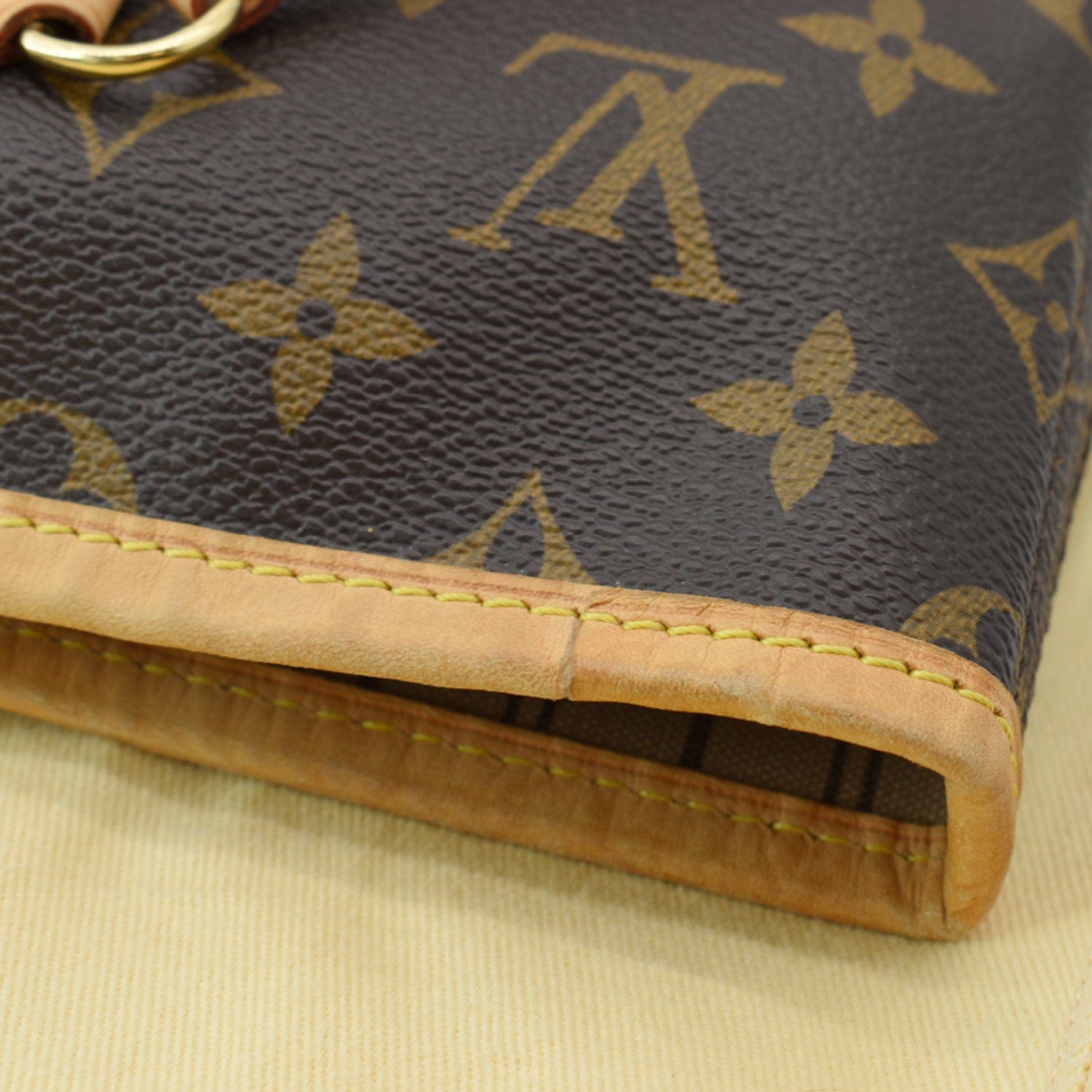 Name - Louis Vuitton 2003 pre-owned mini Épi Pochette Accessoires handbag -  Vuitton - Beige – louis vuitton neverfull shopping bag in ebene damier  canvas and brown leather - Set - Louis - of - Poignet - Tag - 20 - Leather  - Set