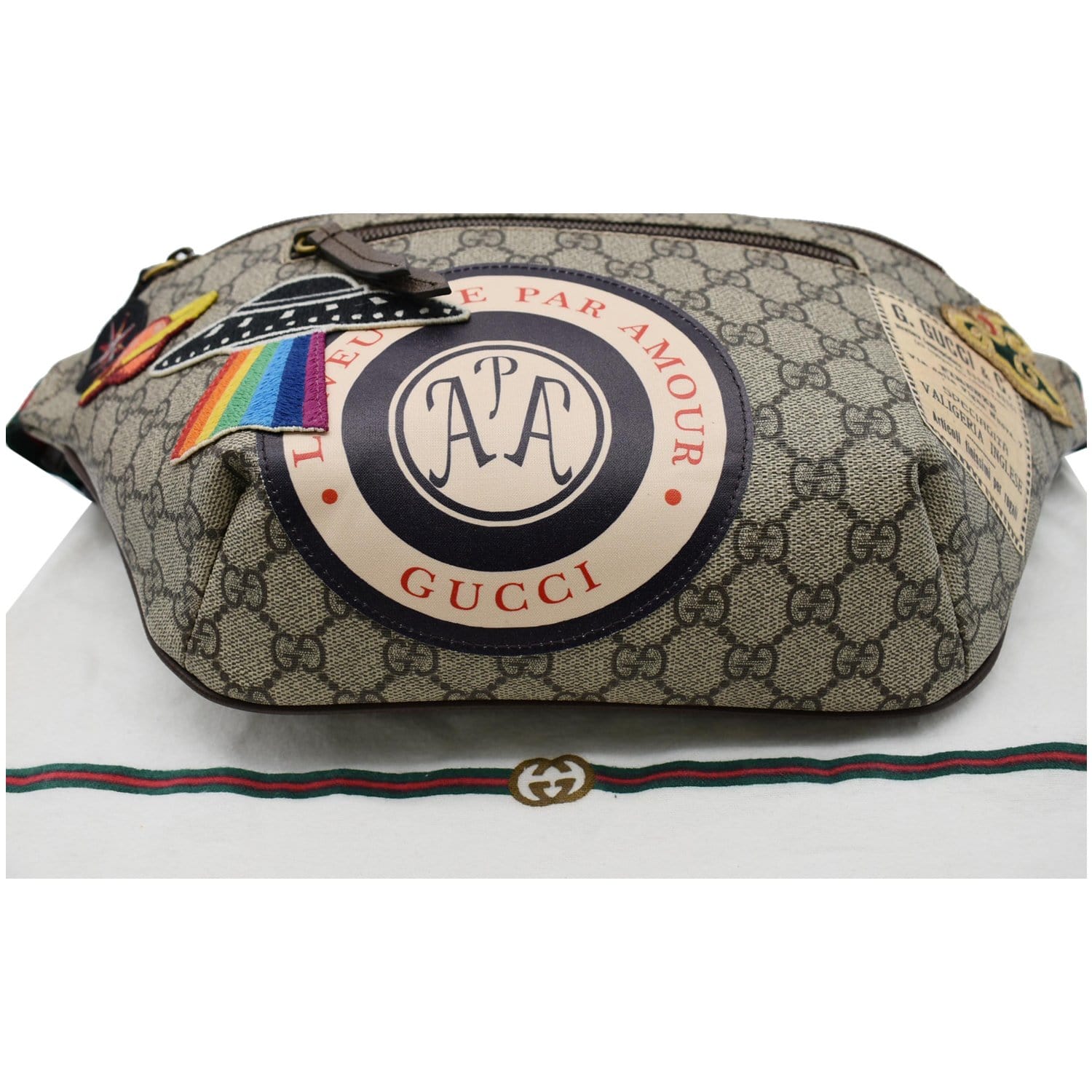 Gucci Pouch Courrier Gg Supreme Canvas Zip Pouch Beige / Ebony Bag B214  Auth Leather ref.639410 - Joli Closet