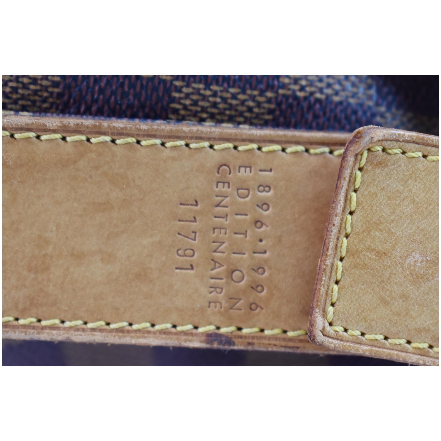 Chelsea cloth handbag Louis Vuitton Brown in Cloth - 19276251