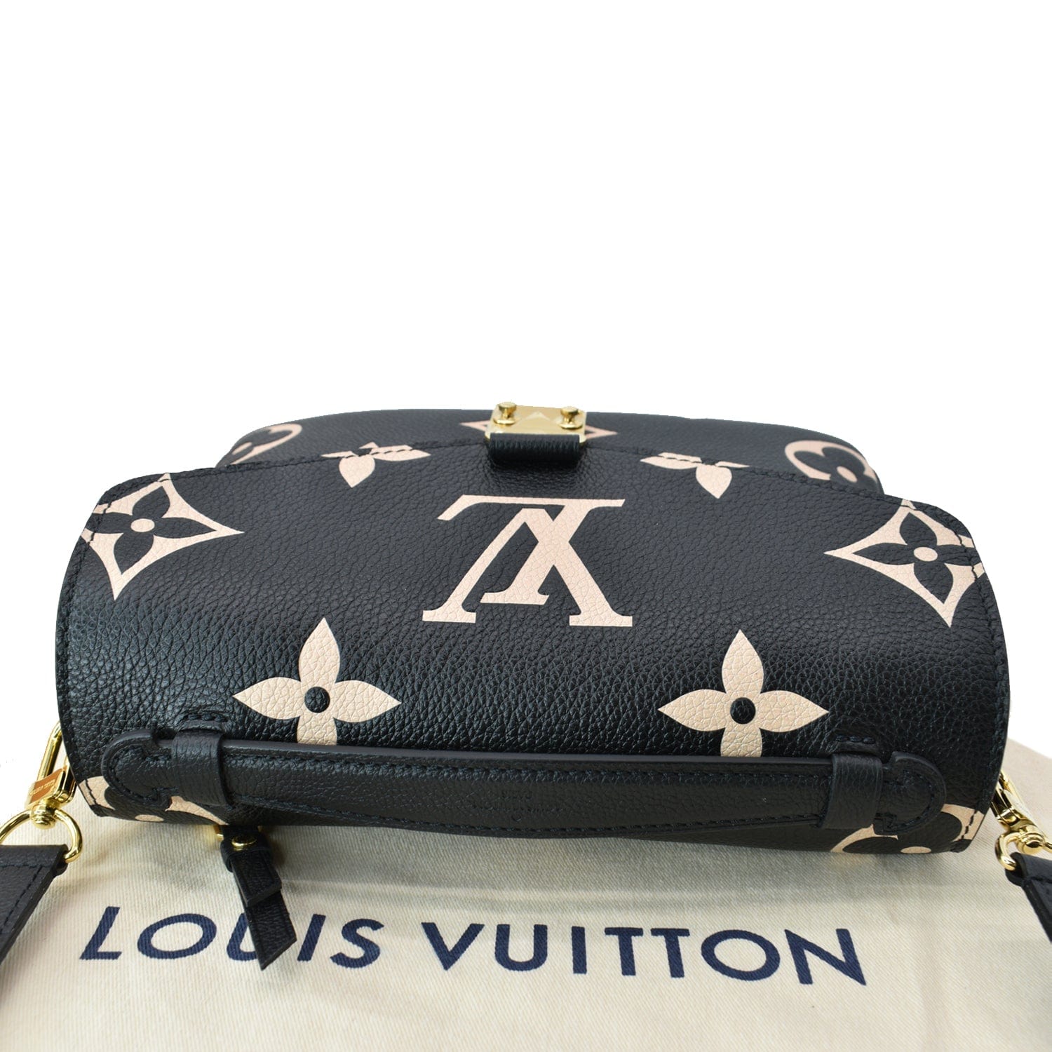 Metis leather crossbody bag Louis Vuitton Black in Leather - 22029102