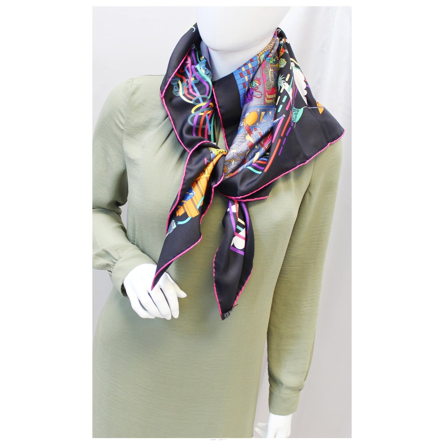 Limited edition Hermes Silk Twill Scarf “A Cheval sur mon Carre