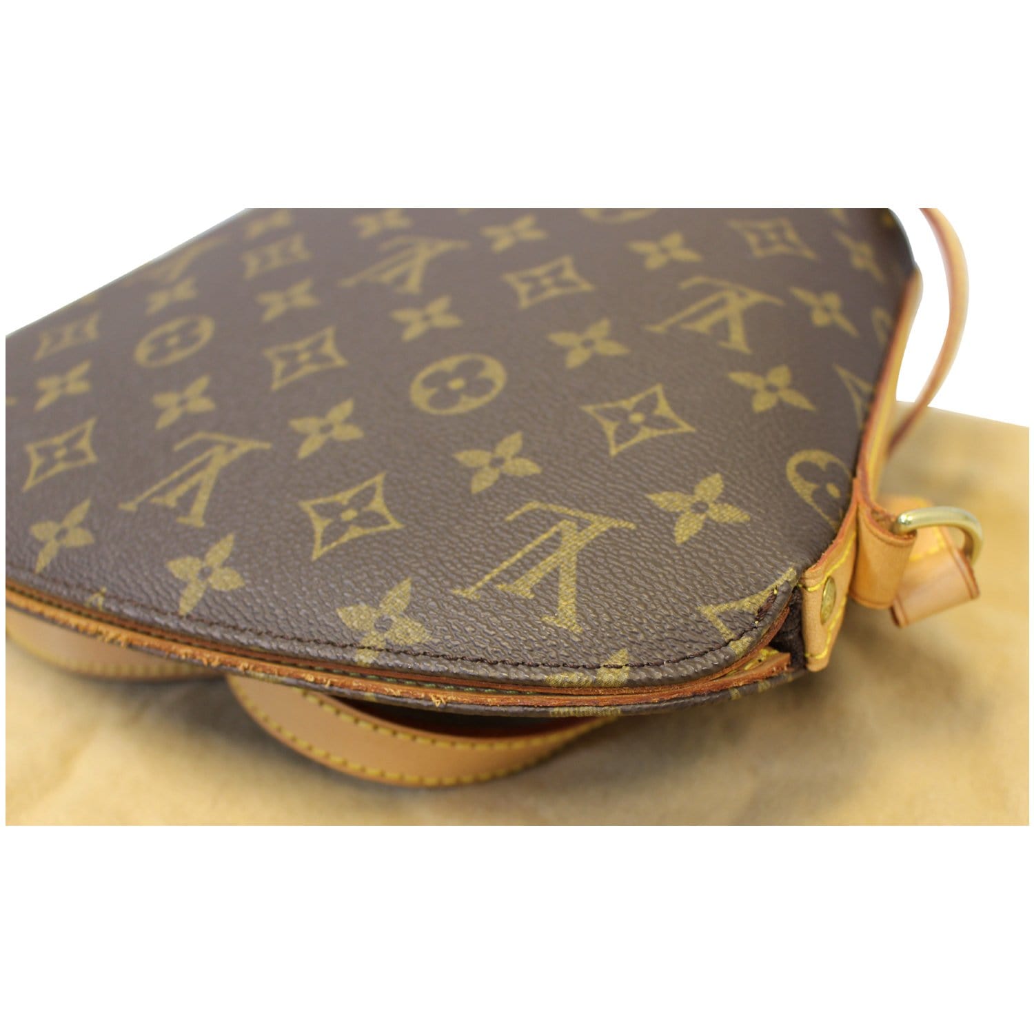 👜⭐️AUTHENTIC⭐️👜 Louis Vuitton Drouot monogram Cross body Bag