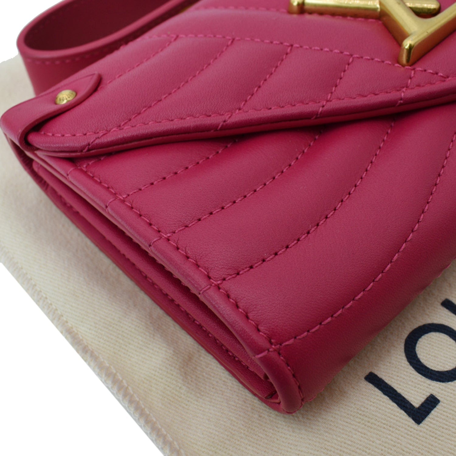 Louis Vuitton 100% Calf Leather Pink New Wave Love Lock Heart Crossbody One  Size - 48% off