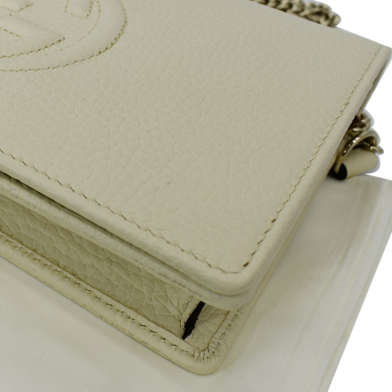 GUCCI Chain Plain Leather Chain Wallet Outlet