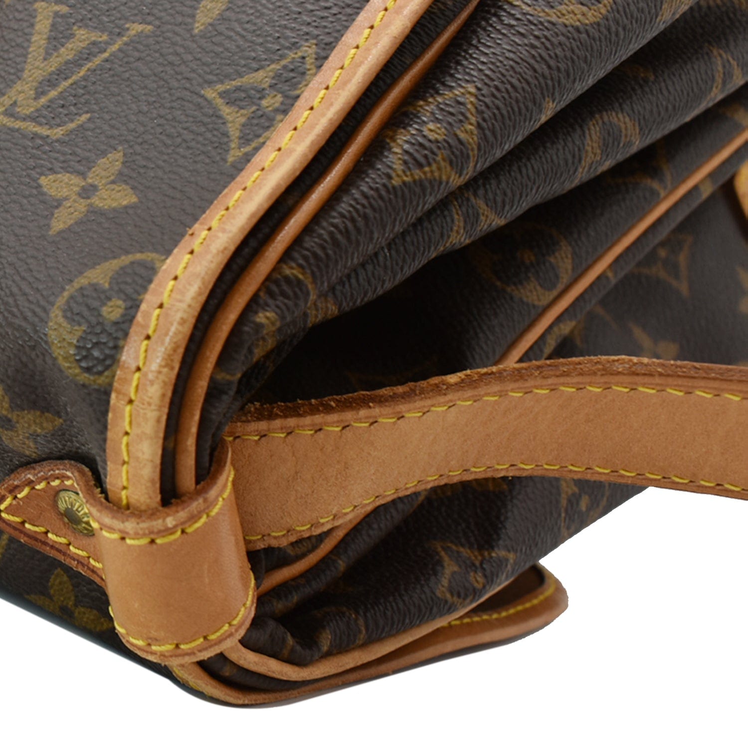 Louis Vuitton Saumur 43 Bag - Farfetch