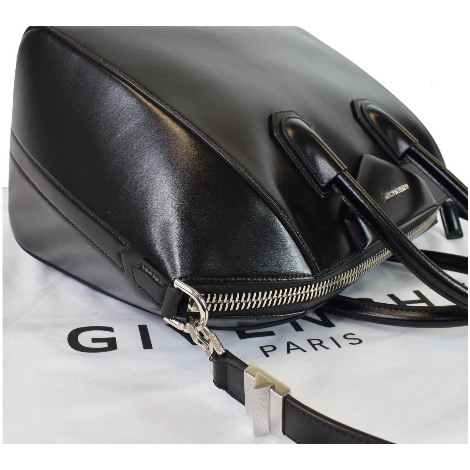 Givenchy Leather Medium Antigona Bag Black