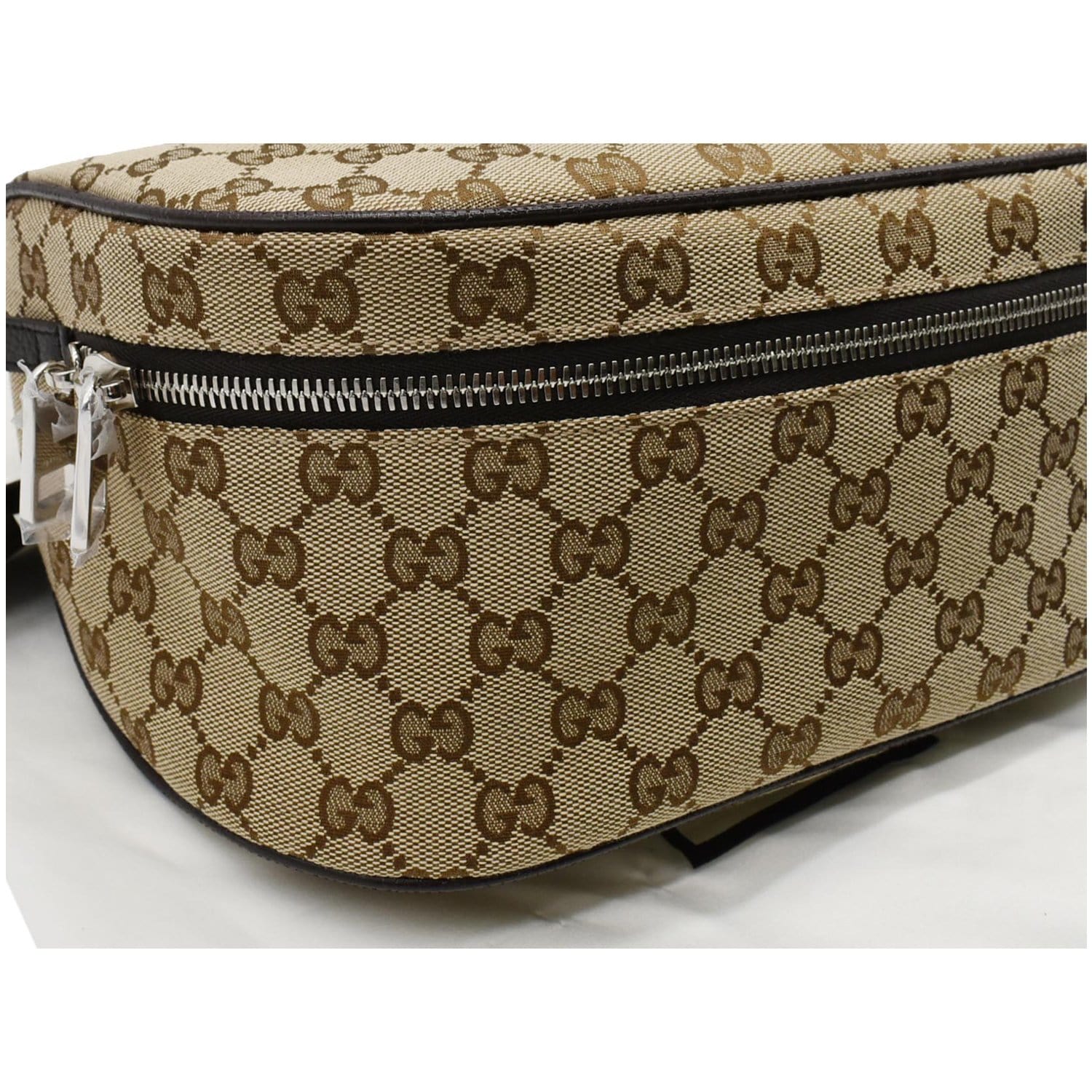 Gucci GG Canvas Belt Bag (SHG-fjvCjQ) – LuxeDH