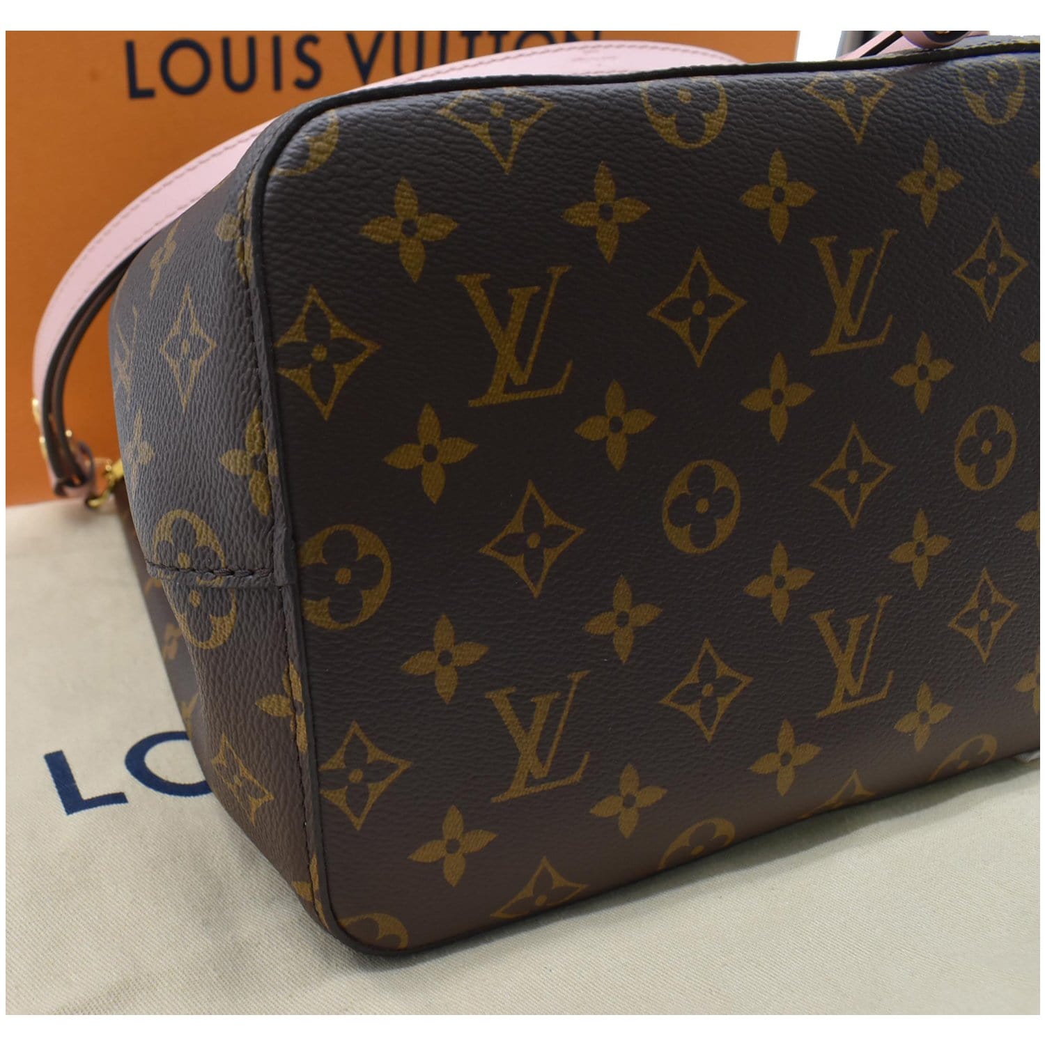 Louis Vuitton Damier Ebene Canvas and Leather NeoNoe Bag Louis Vuitton