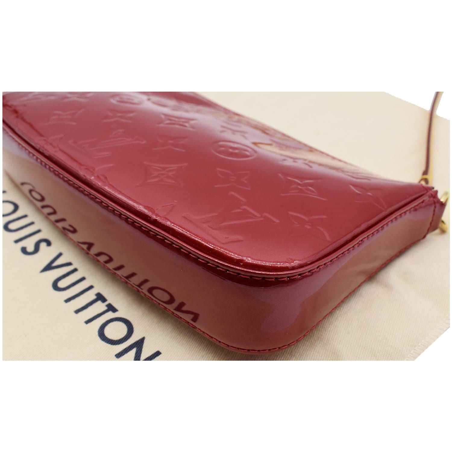 Louis Vuitton Red Monogram Vernis Petit Bucket Bag w/ Accessories Pochette  - Yoogi's Closet