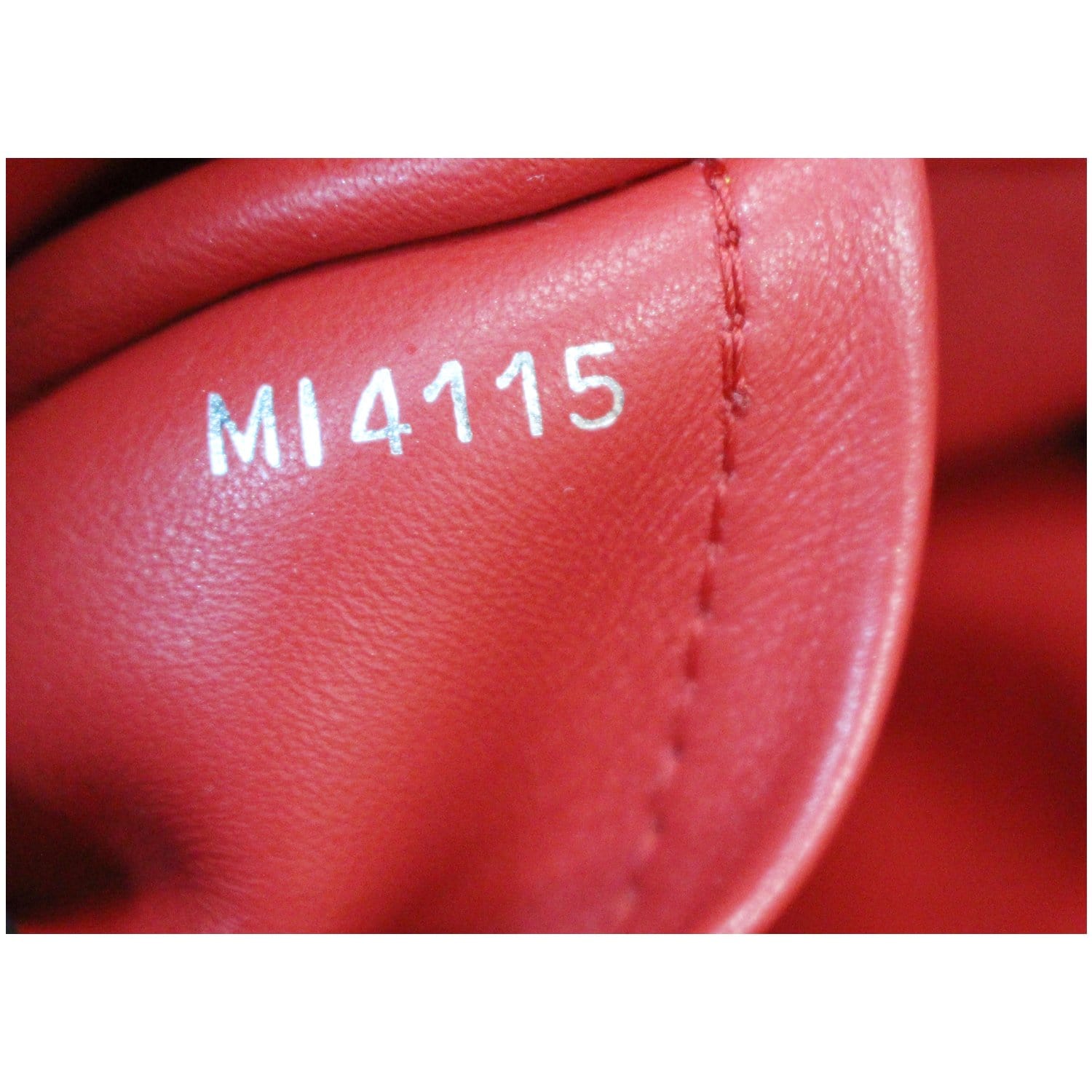 Louis Vuitton Taurillon Leather Python Capucines PM Bag (SHF-20678) – LuxeDH