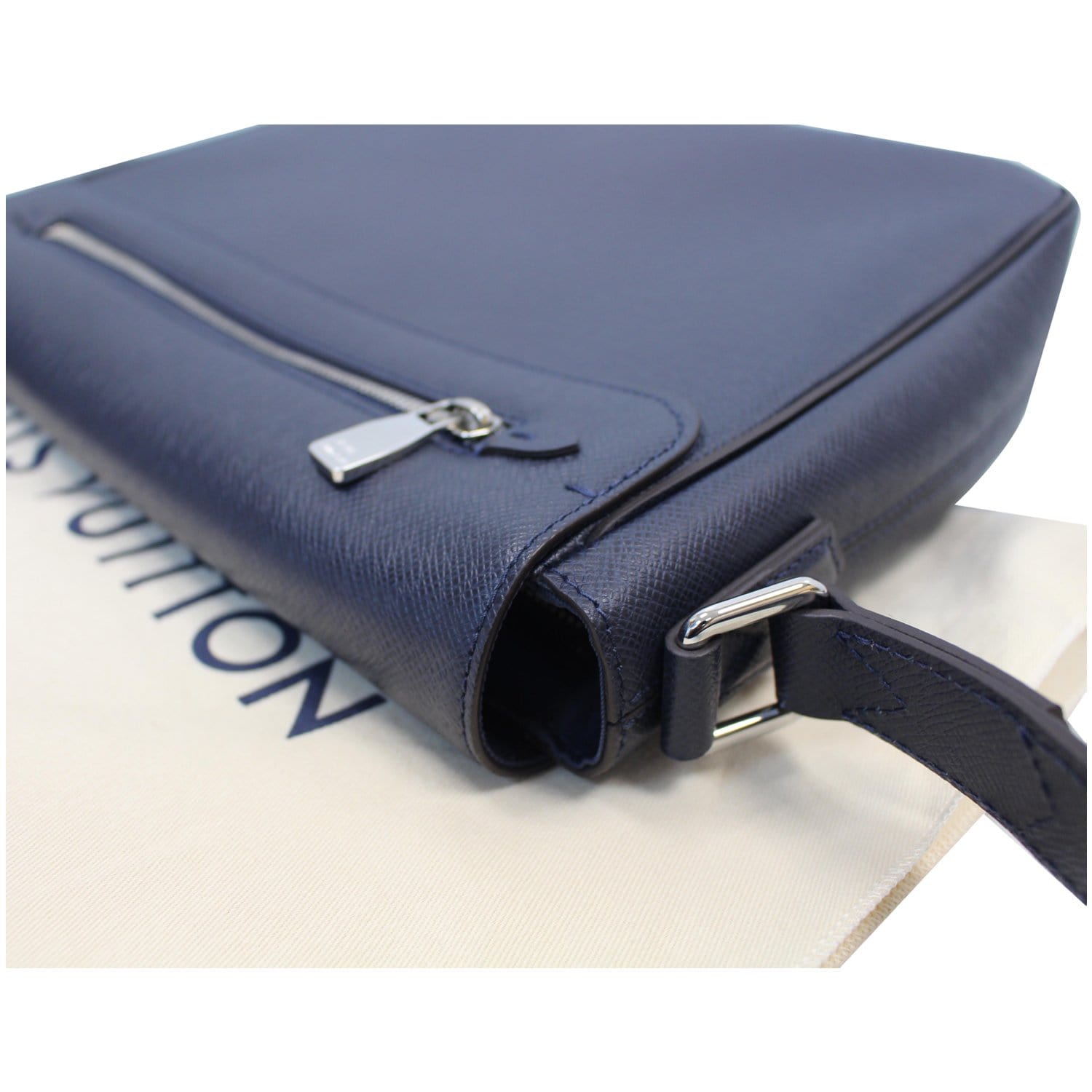 Louis Vuitton Ocean Blue Taiga Leather Roman PM Messenger Bag - Yoogi's  Closet