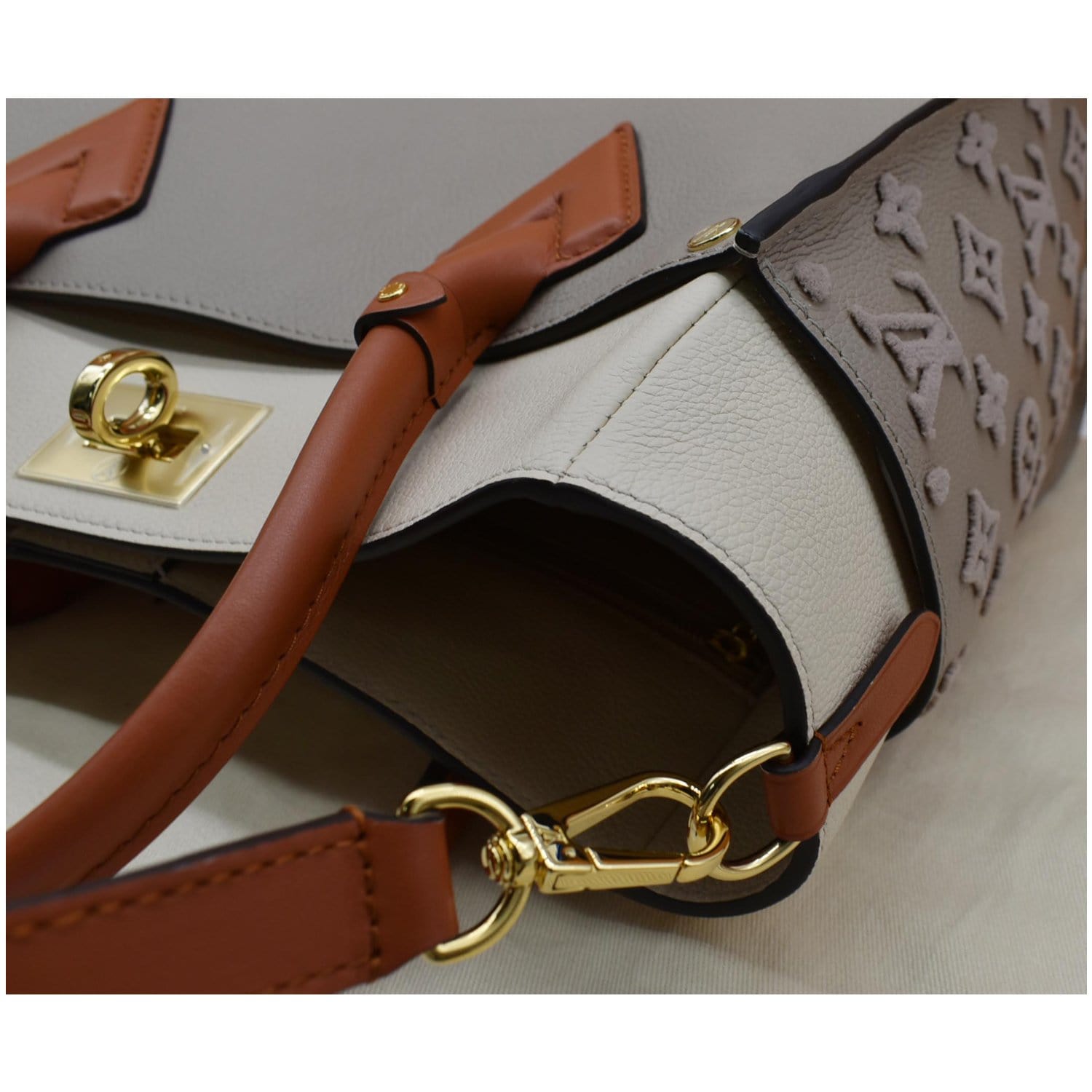 Louis Vuitton Shoulder Bag Handbag On My Side M53825 - LV Bag Shop,Louis  Vuitton Outlets,LV on Sale,LV Replica