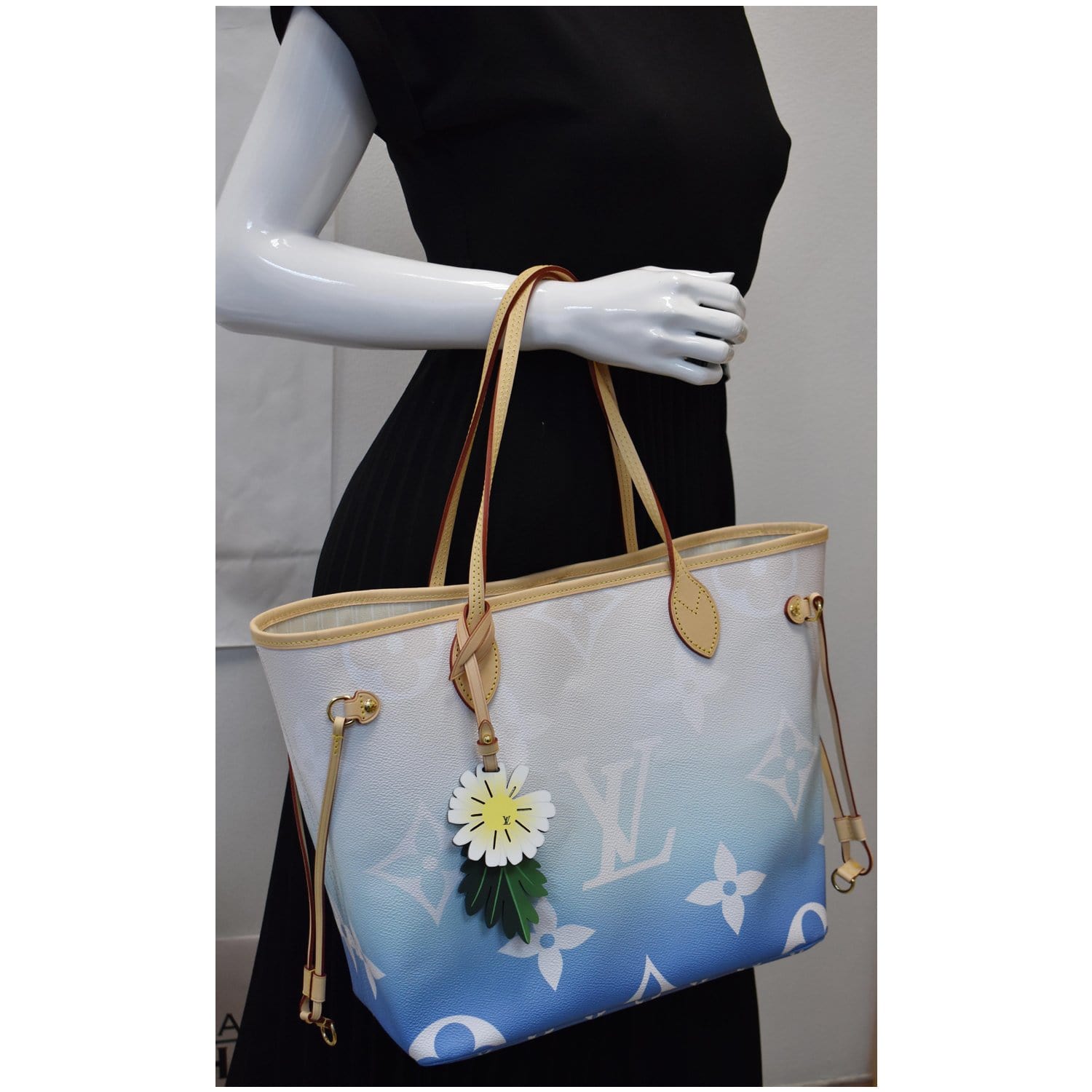 LOUIS VUITTON BY THE POOL NEVERFULL MM BLUE GIANT FLOWER MONOGRAM BAG **NO  POUCH
