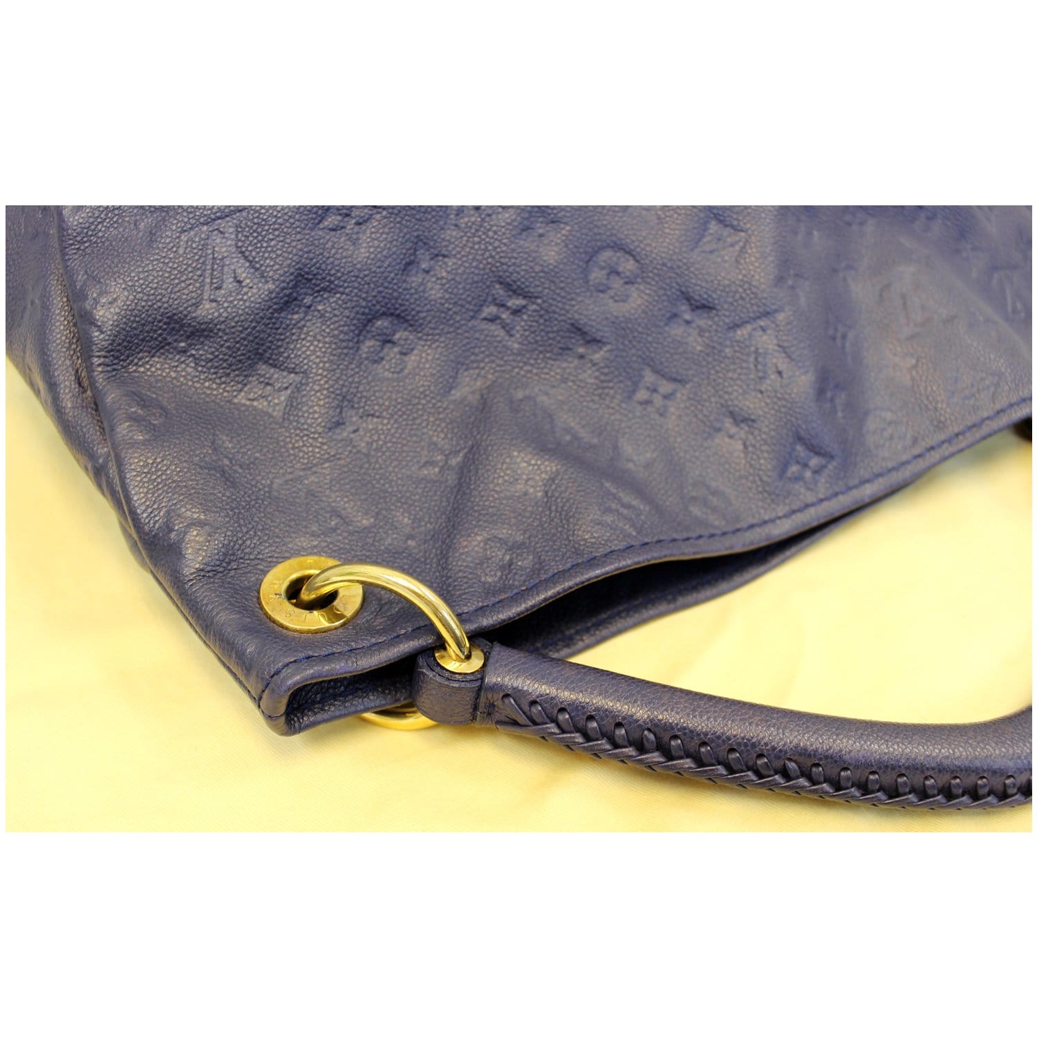 Louis Vuitton Monogram Empreinte Artsy MM - Blue Hobos, Handbags -  LOU821626