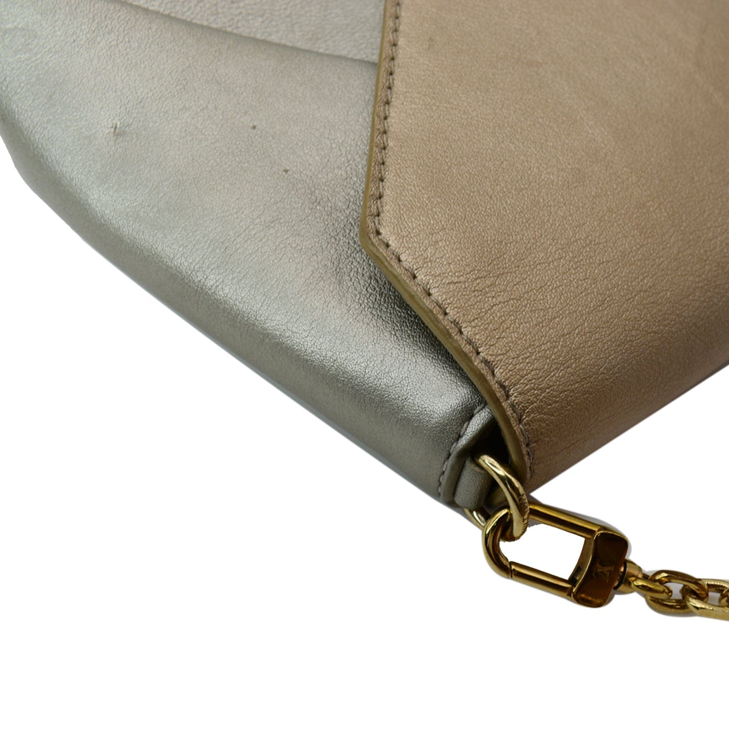 Chiếc túi nam mây trời của Louis Vuitton làm nức lòng giới mộ điệu