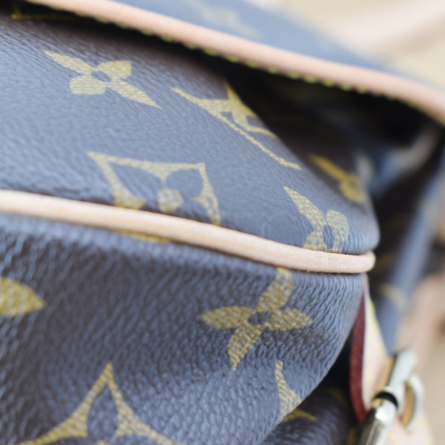 Louis Vuitton Monogram Mini Lin Samur PM - Brown Crossbody Bags, Handbags -  LOU773213