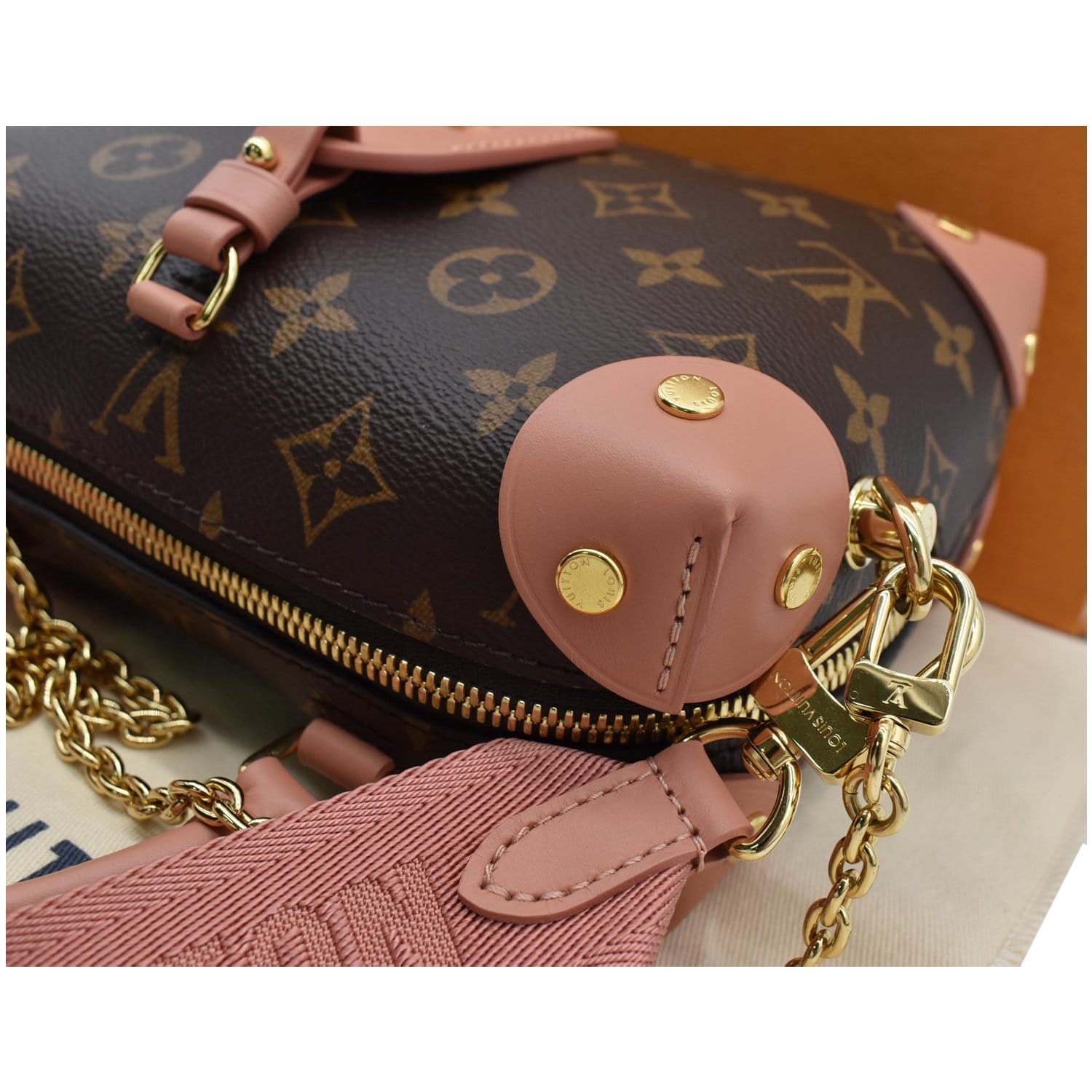 What's in my Louis Vuitton Petite Malle Souple Bag #LVbag