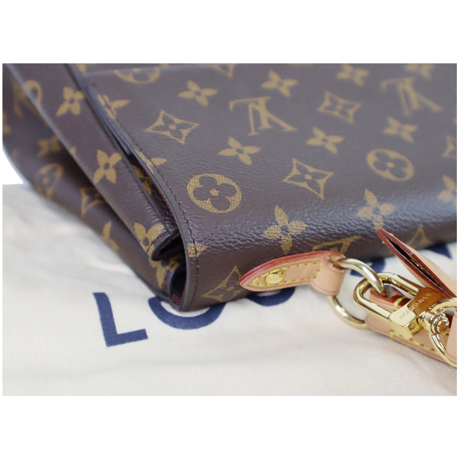 Toiletry Pouch On Chain Monogram Canvas - Wallets and Small
