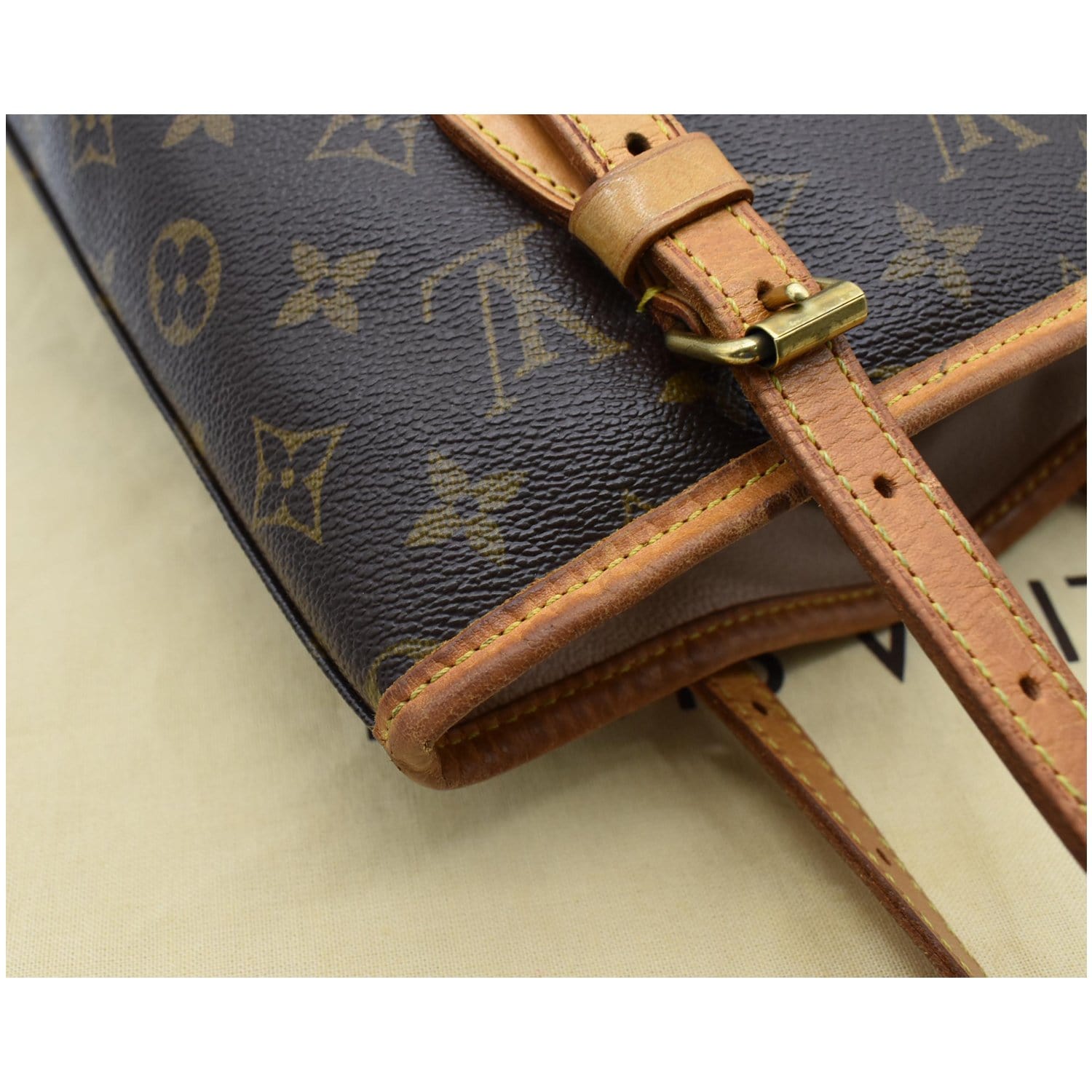 Louis Vuitton Monogram Marais Bucket GM Tote Bag 863061