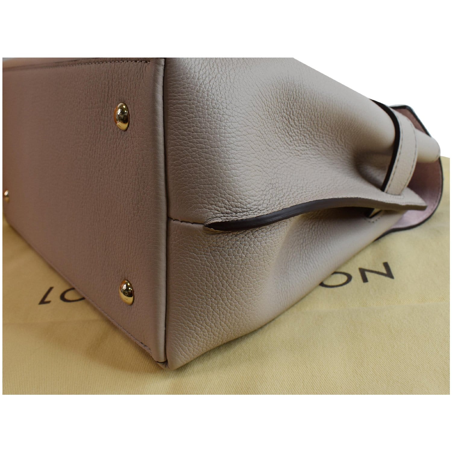 Lockme leather handbag Louis Vuitton Beige in Leather - 33685898