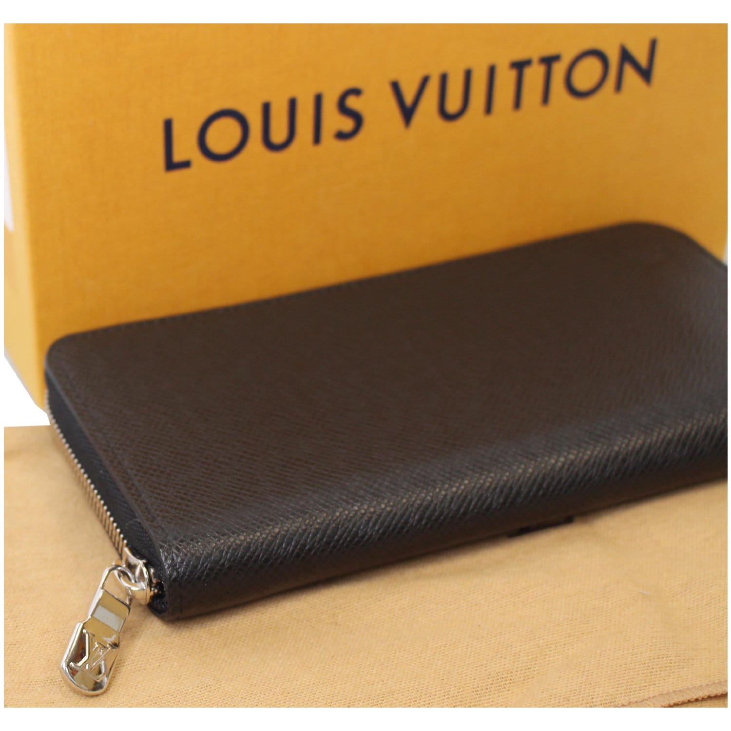 Authentic Louis Vuitton Zippy XL Taiga Leather Black Mens Big
