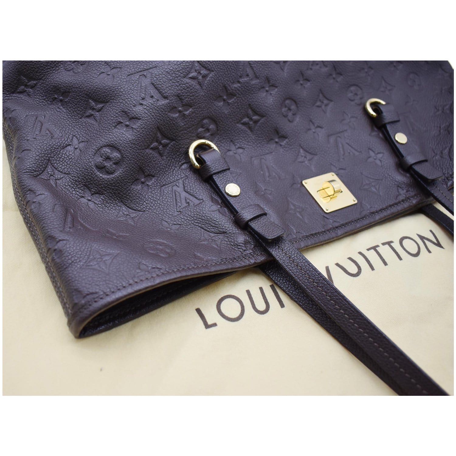 Céline Suede Shoulder Bag, Louis Vuitton Capucines Wallet 384211