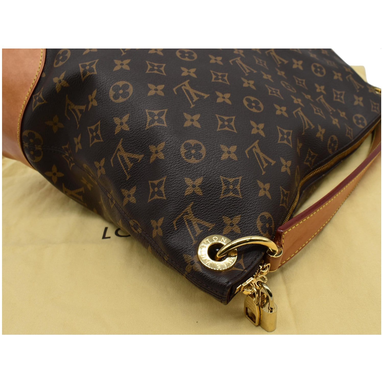 Louis Vuitton, Bags, Louis Vuitton Berri Mm Hobo Shoulder Bag M4625