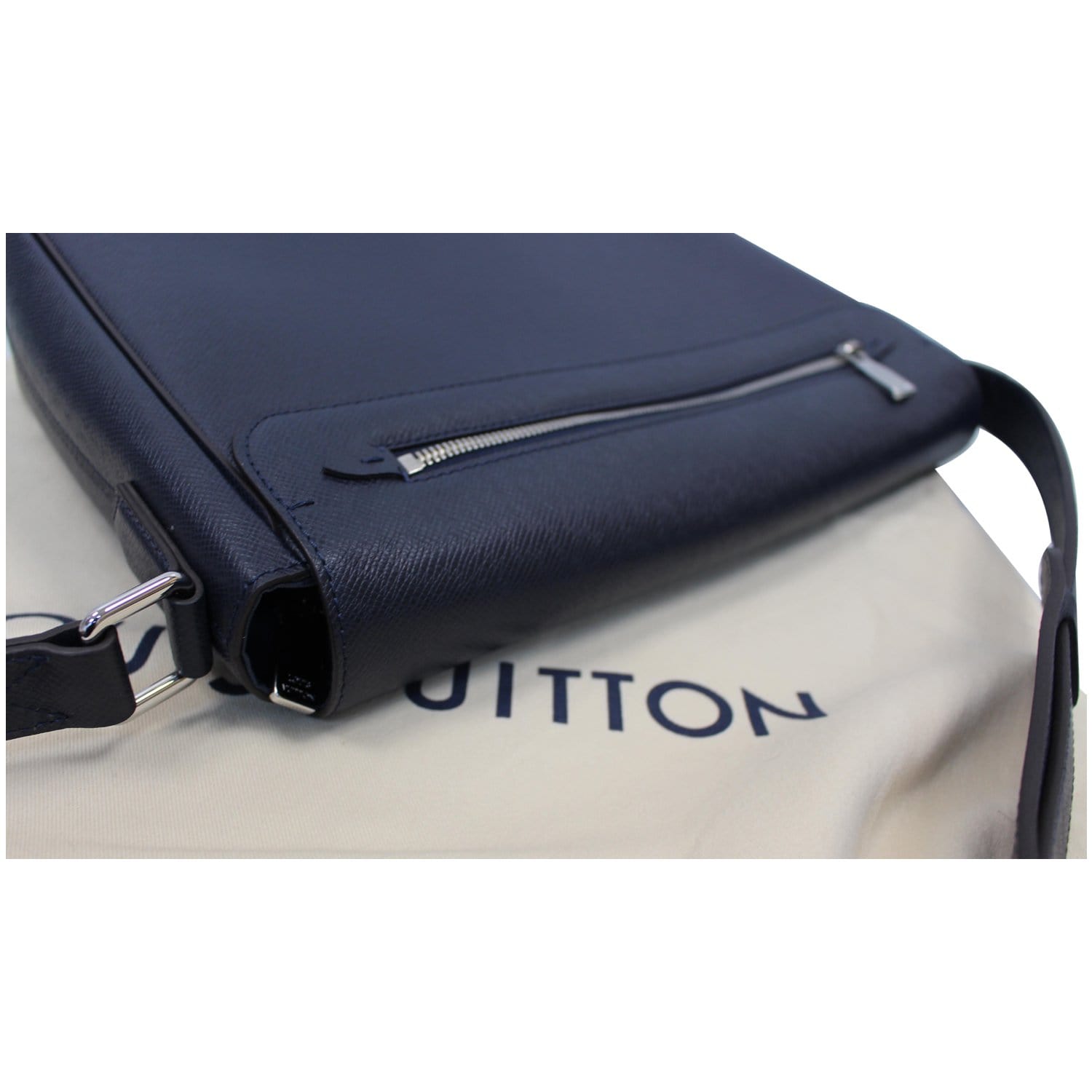 Louis Vuitton Navy Blue Taiga Roman PM Messenger Crossbody Bag