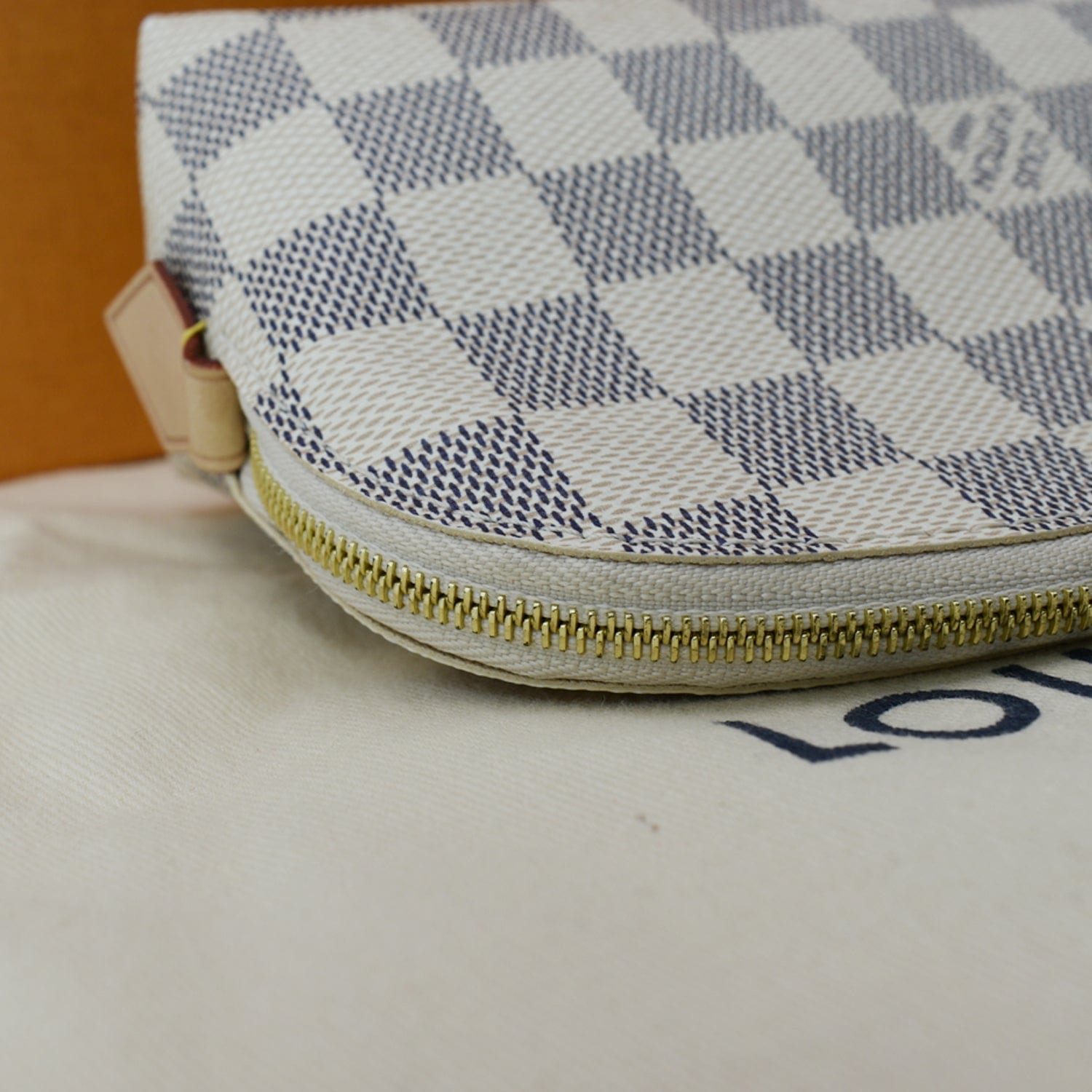 Auth Louis Vuitton Azur Damier cosmetic pouch white pochette bag  women's #5085D
