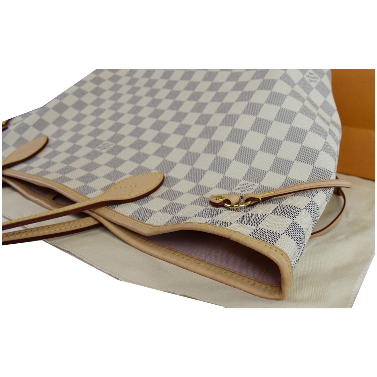 Louis Vuitton Damier Azur Neverfull MM w/ Pouch - White Totes, Handbags -  LOU771108
