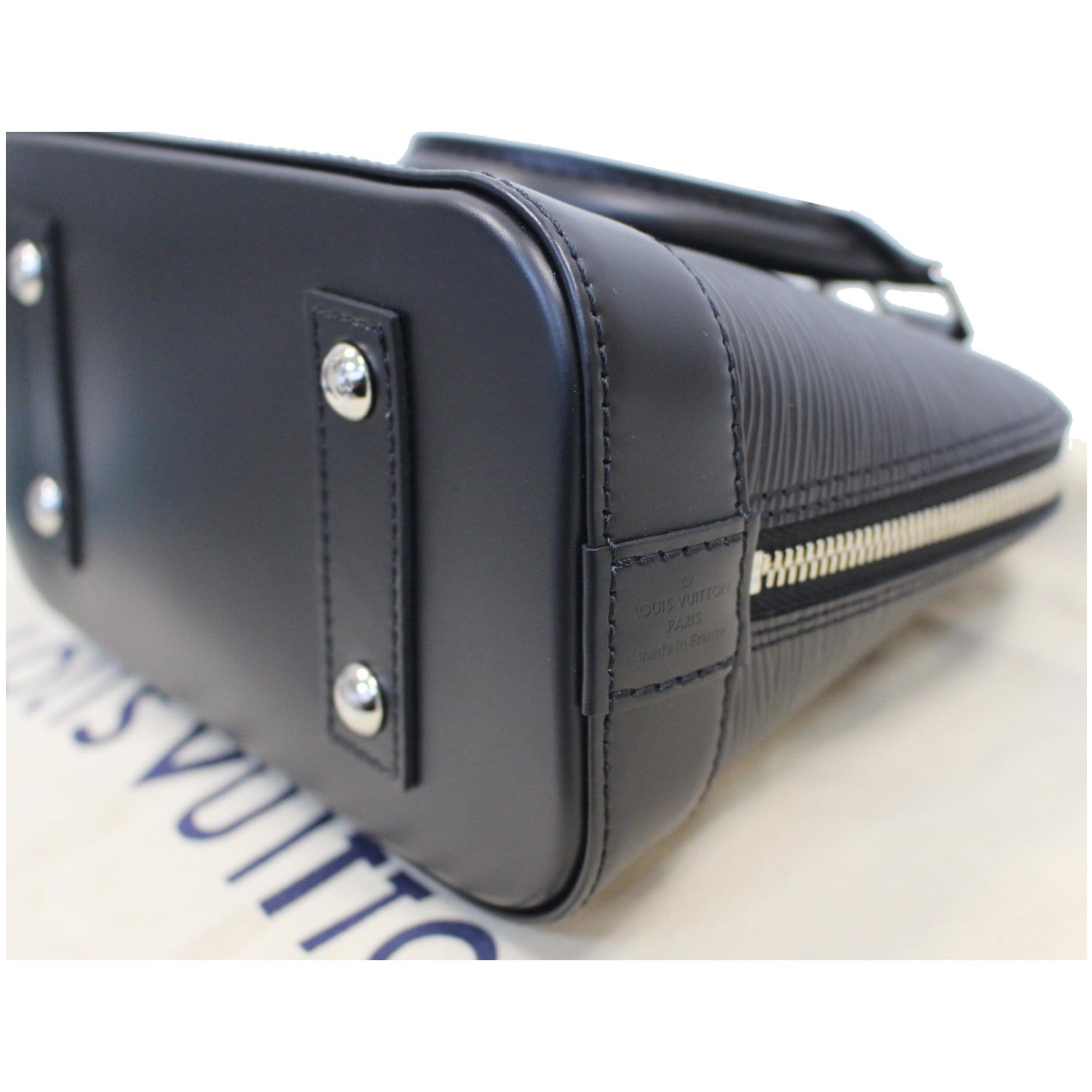 Alma bb leather handbag Louis Vuitton Purple in Leather - 21609816