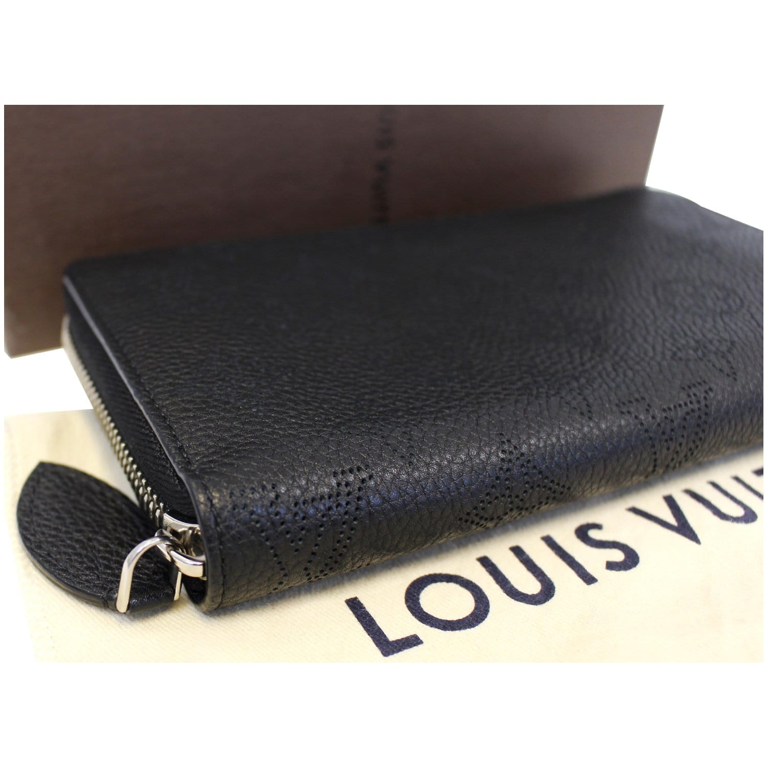 Louis Vuitton Zippy Wallet Epi Noir Black in Leather with Silver