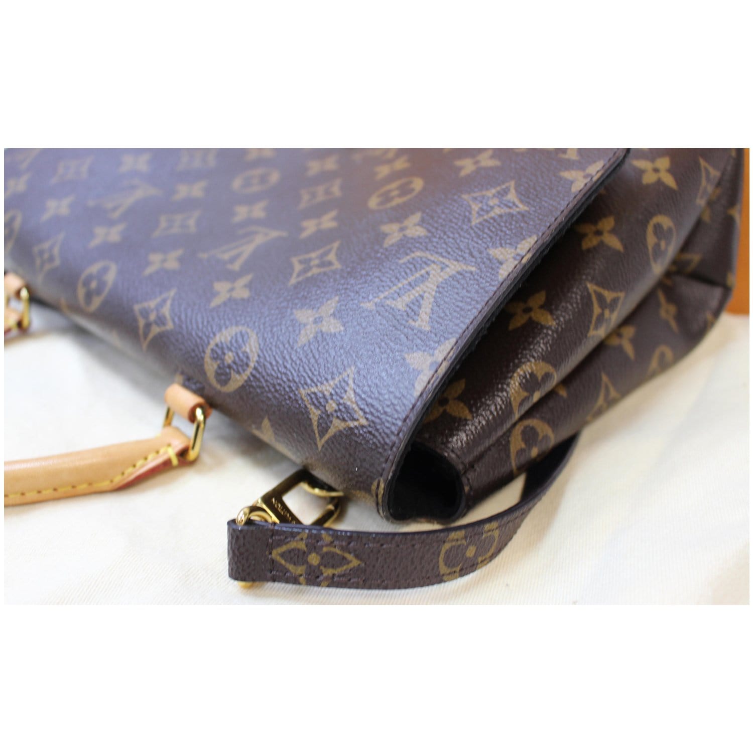 Shop Louis Vuitton Men's Messenger & Shoulder Bags