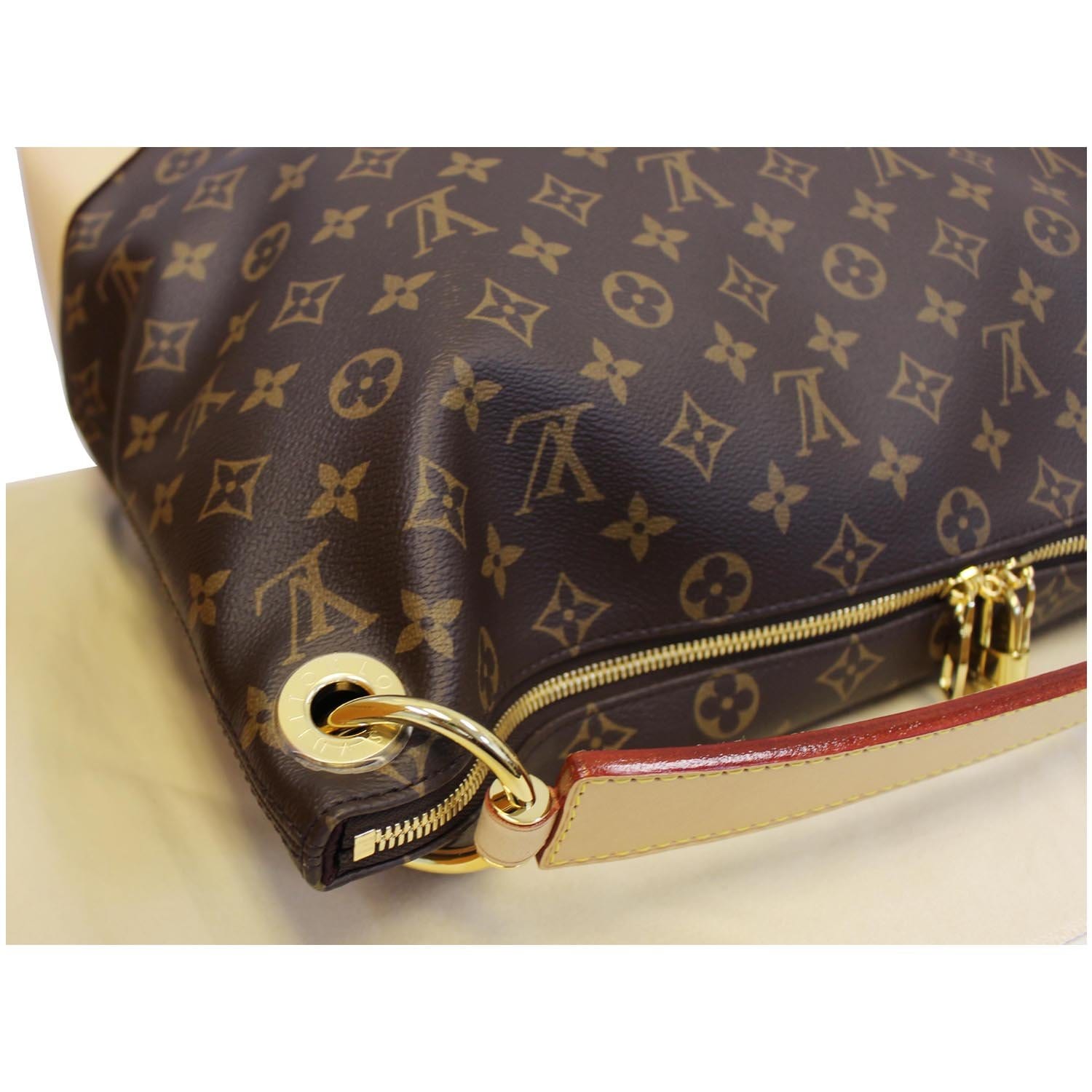 Louis Vuitton Berri MM, Luxury, Bags & Wallets on Carousell